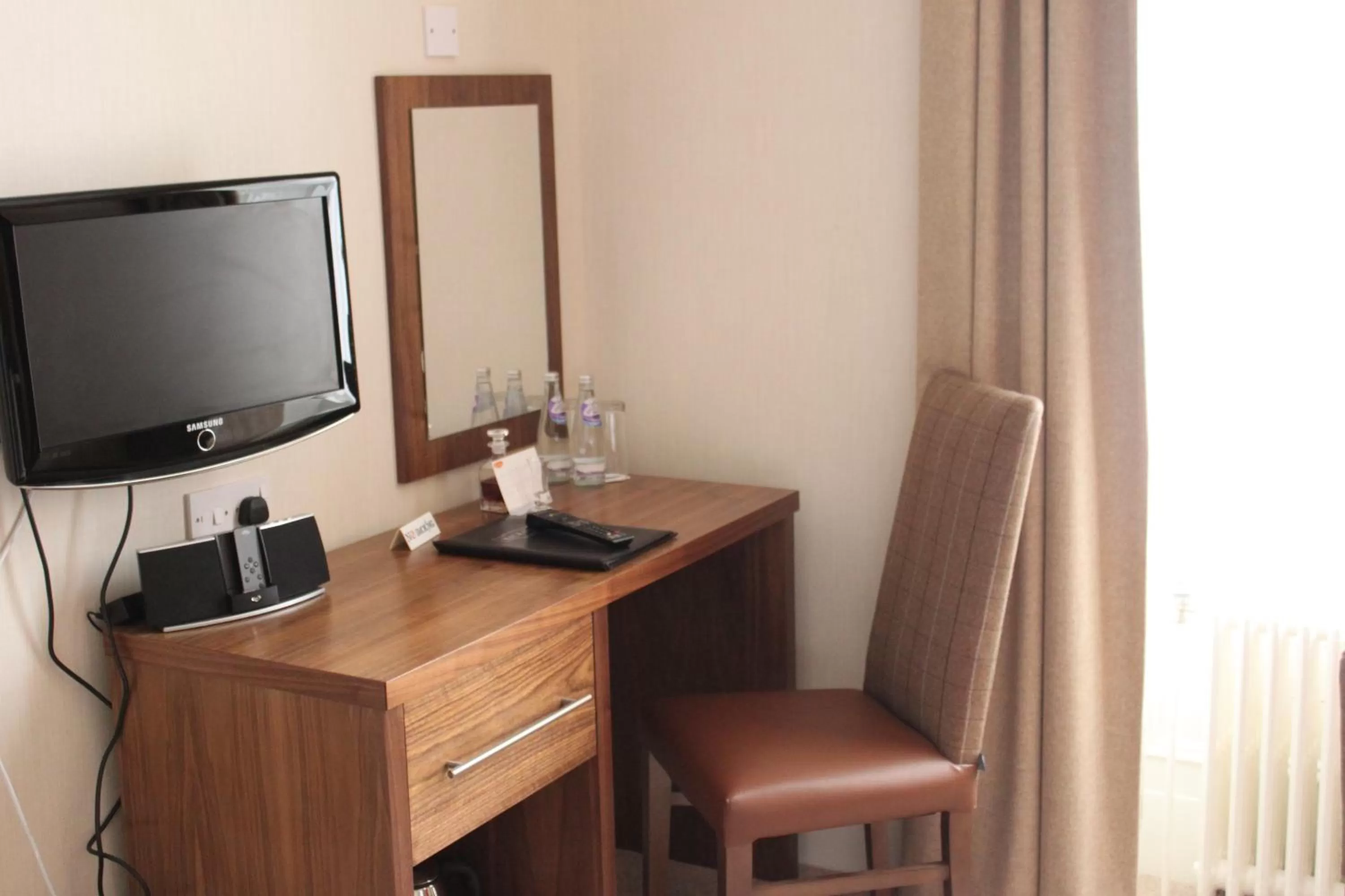 TV and multimedia in Mackays Hotel