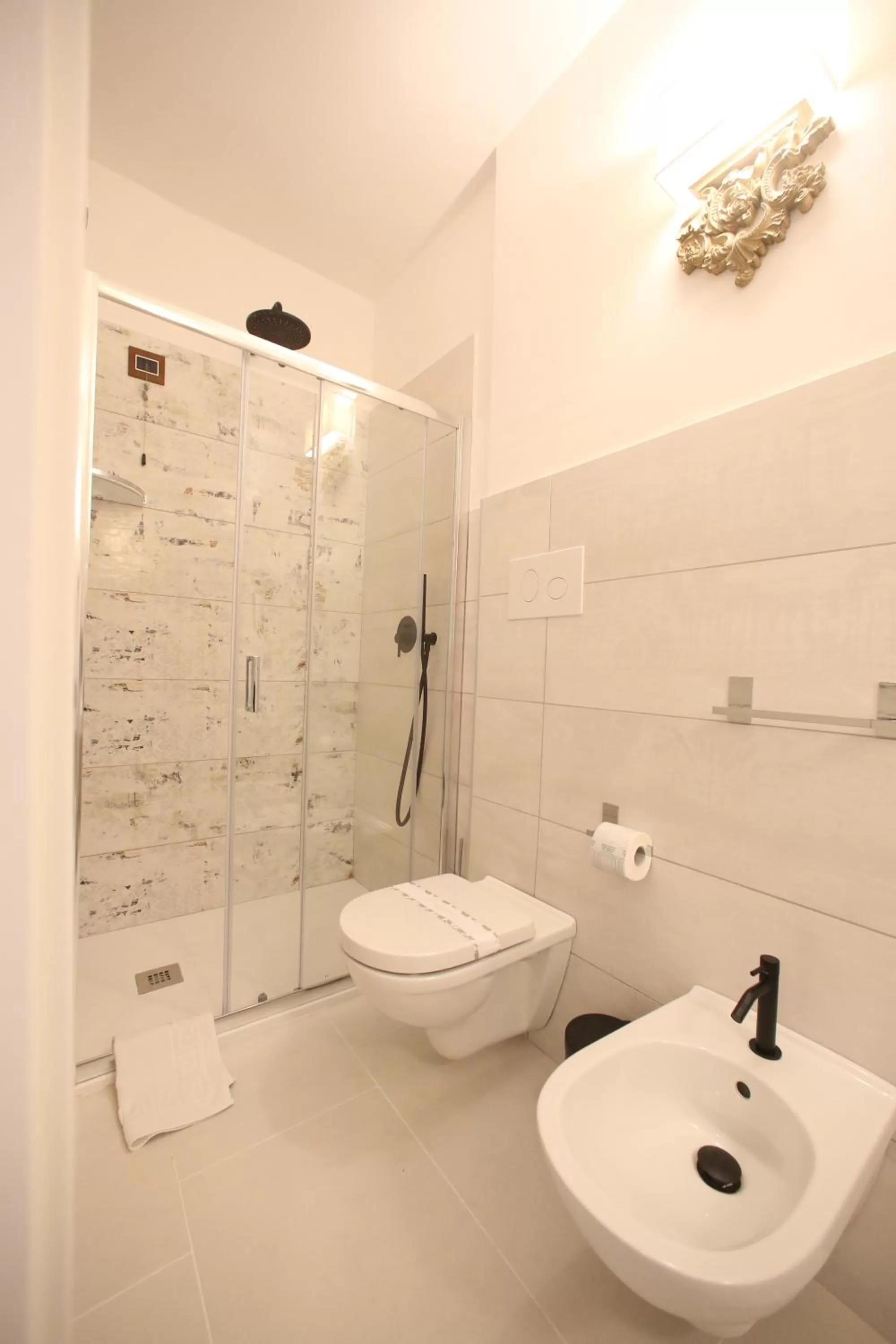 Shower in Relais Piazza Del Plebiscito B&B