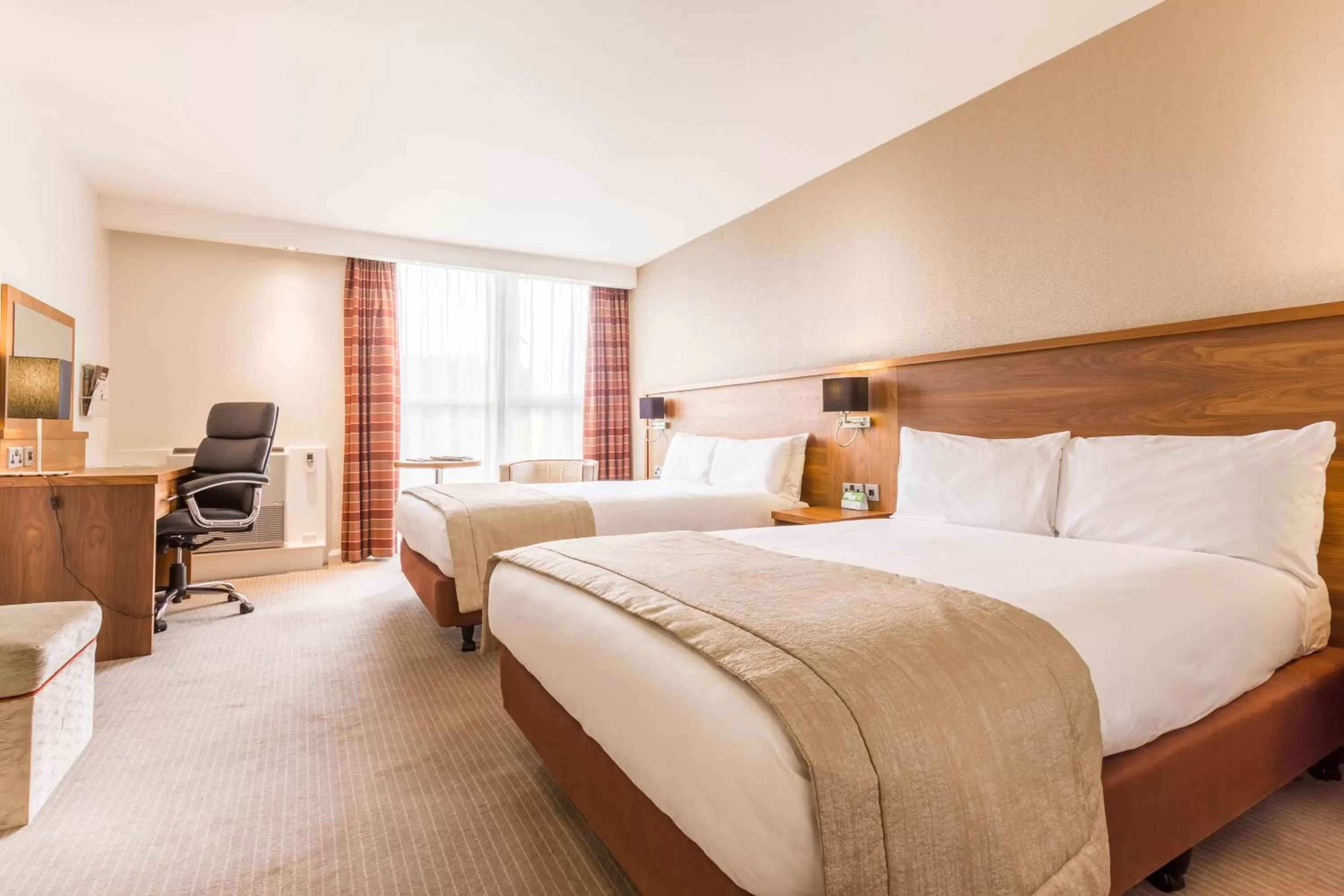 Photo of the whole room, Bed in Holiday Inn Newcastle Gosforth Park by IHG