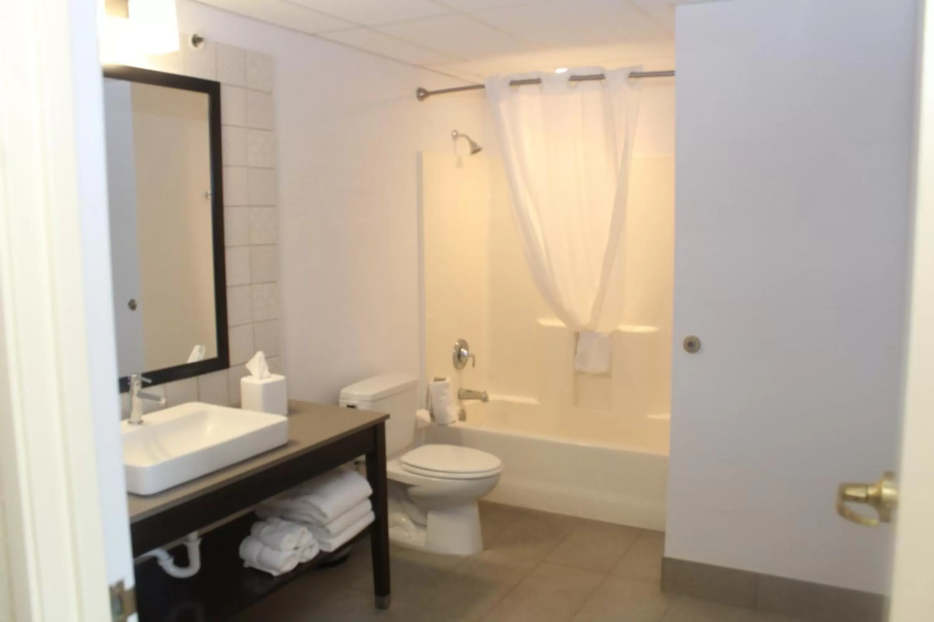 One-Bedroom Suite with Two Queen Beds - Non-Smoking in Country Inn & Suites by Radisson, Crystal Lake, IL One-Bedroom Suite with Two Queen Beds - Non-Smoking in Country Inn & Suites by Radisson, Crystal Lake, IL