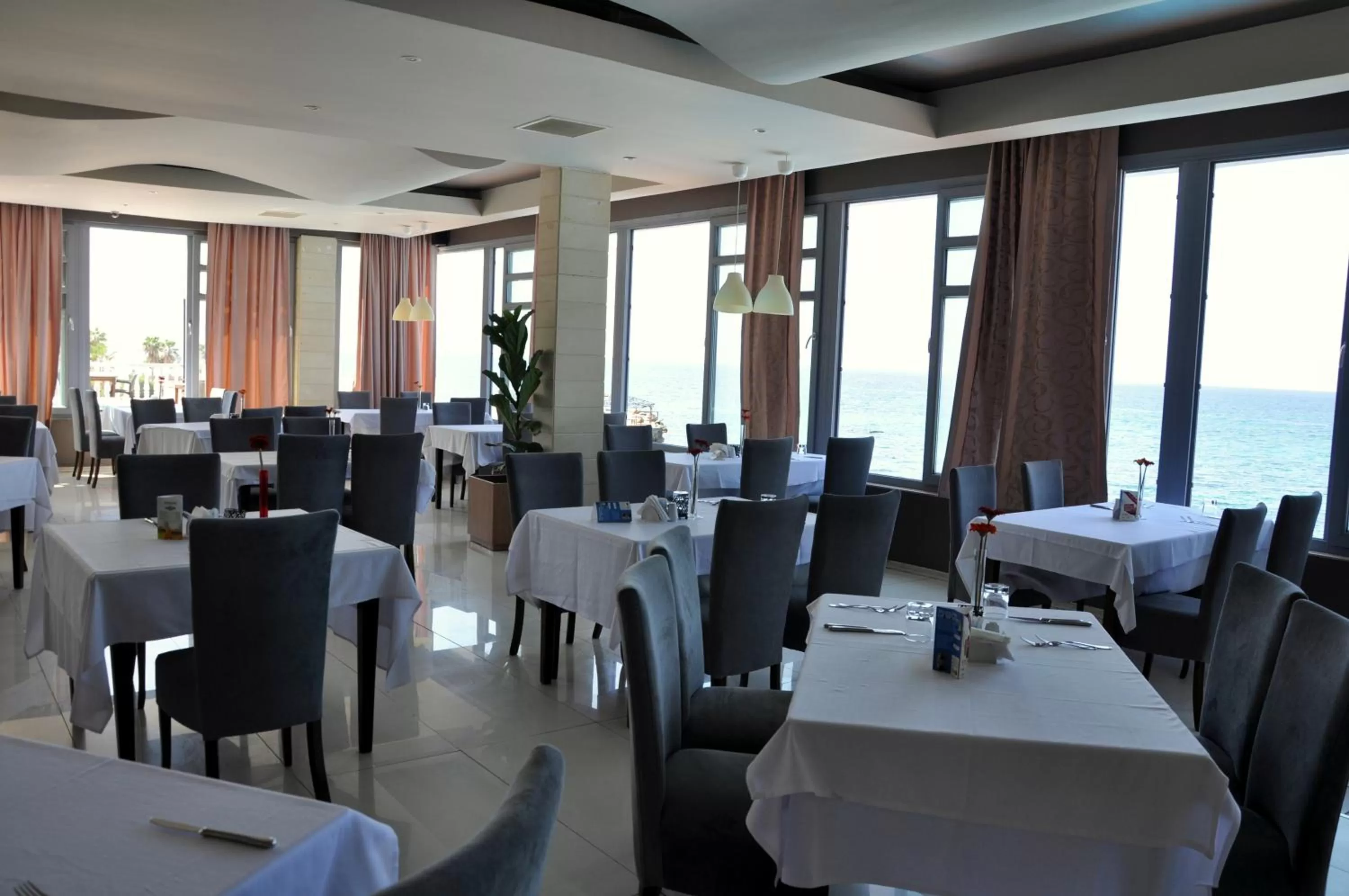 Restaurant/places to eat in Manolya Hotel