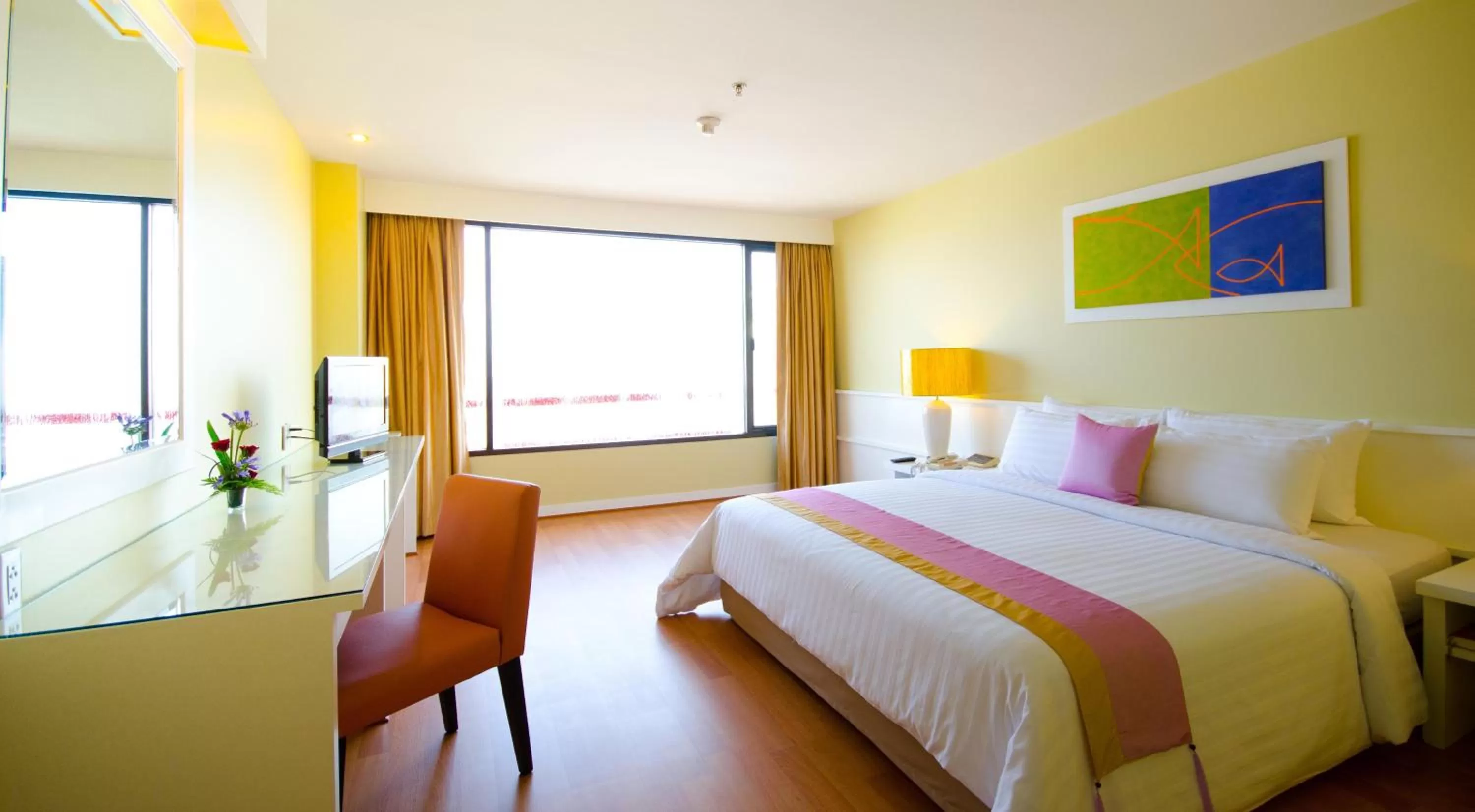 Photo of the whole room, Bed in Tongtara Riverview Hotel