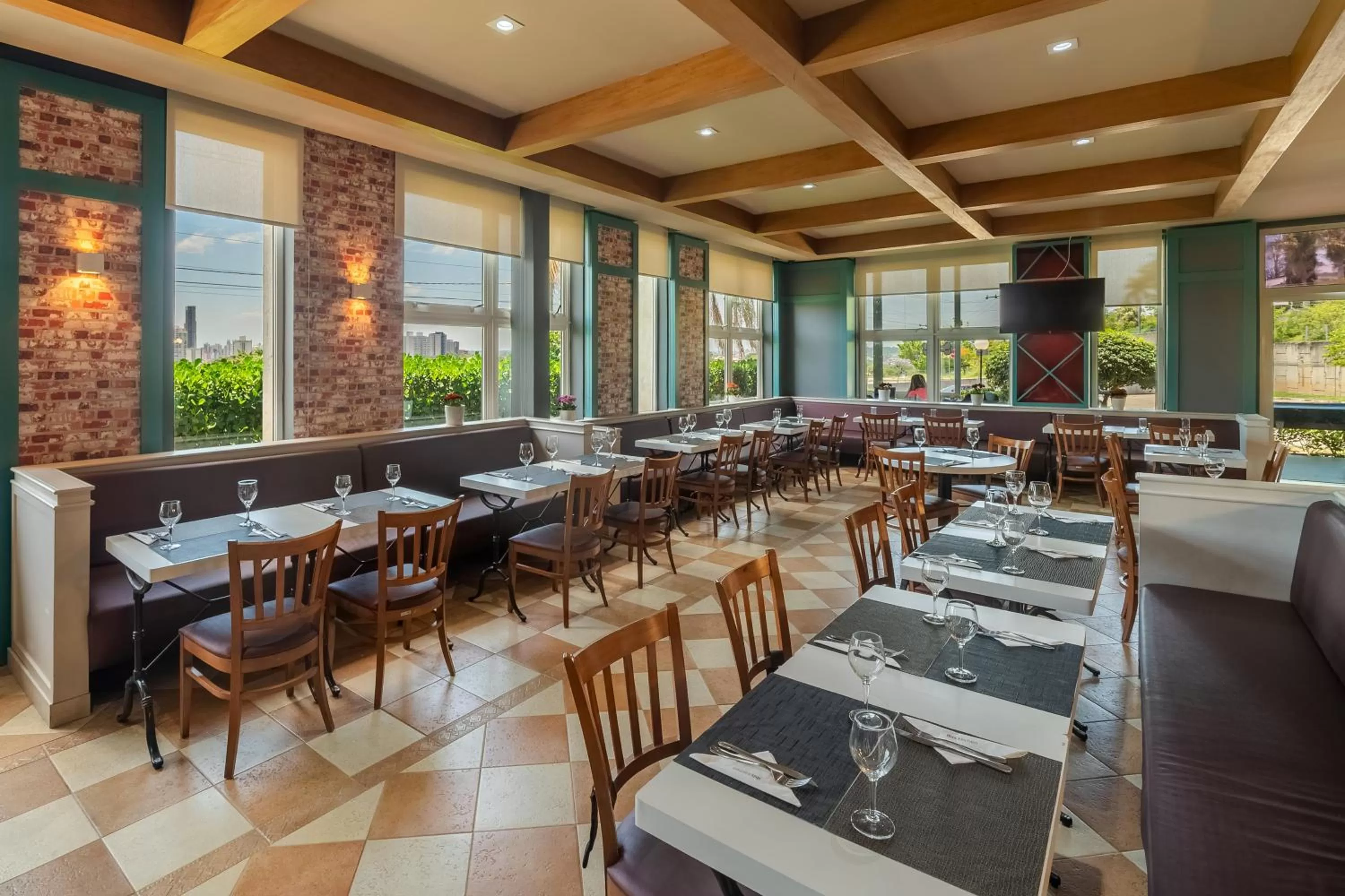 Restaurant/places to eat in ibis Sorocaba