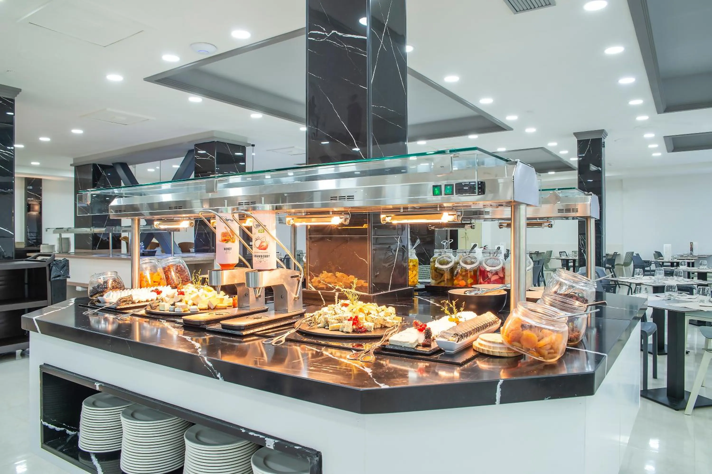 Restaurant/places to eat in Hotel Benidorm East by Pierre & Vacances