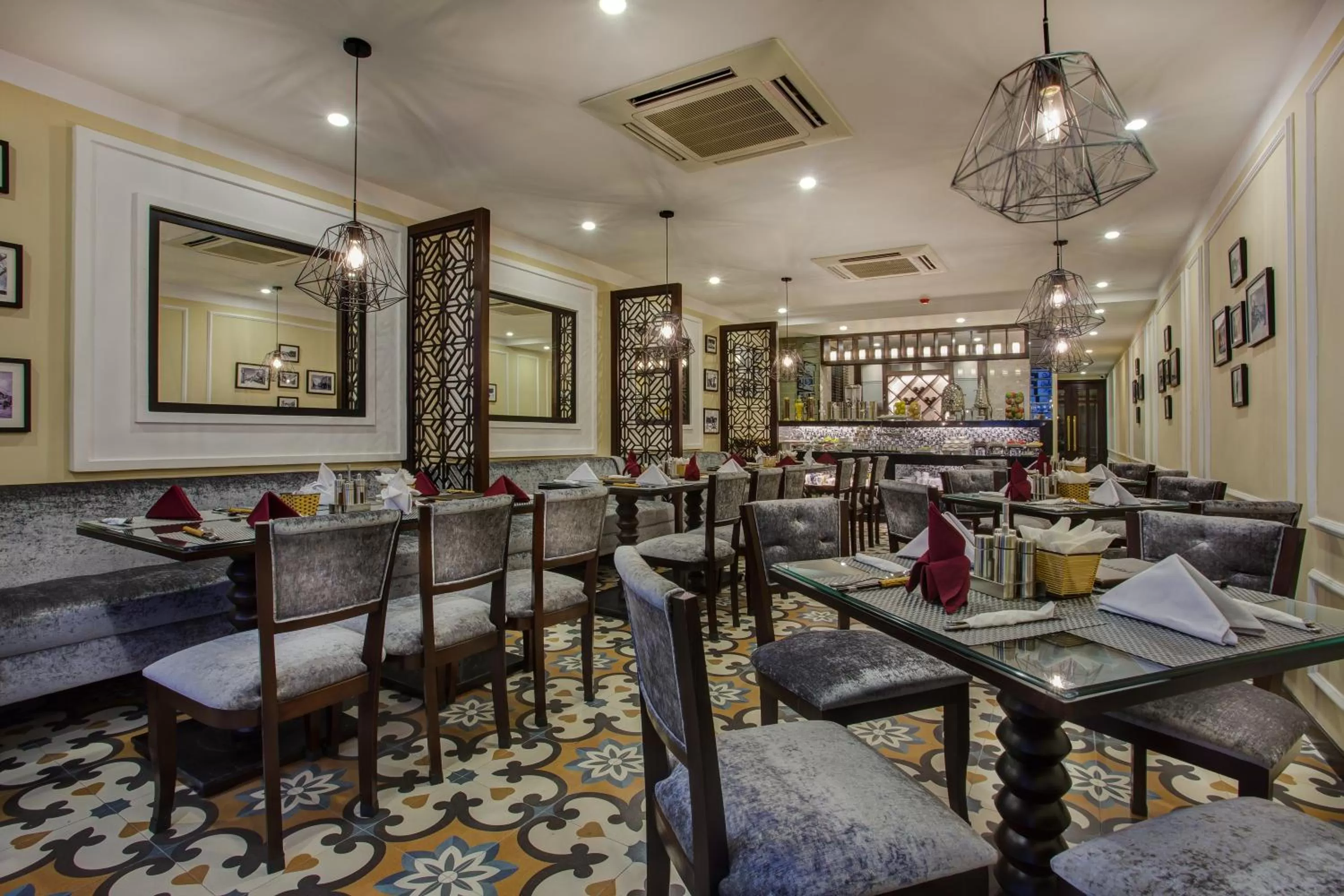 Restaurant/places to eat in Hanoi Marvellous Hotel & Spa