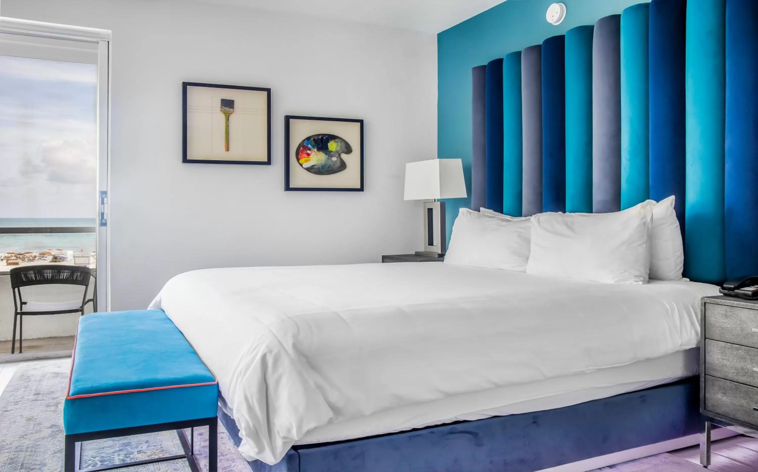 Bed in The Sagamore Hotel South Beach