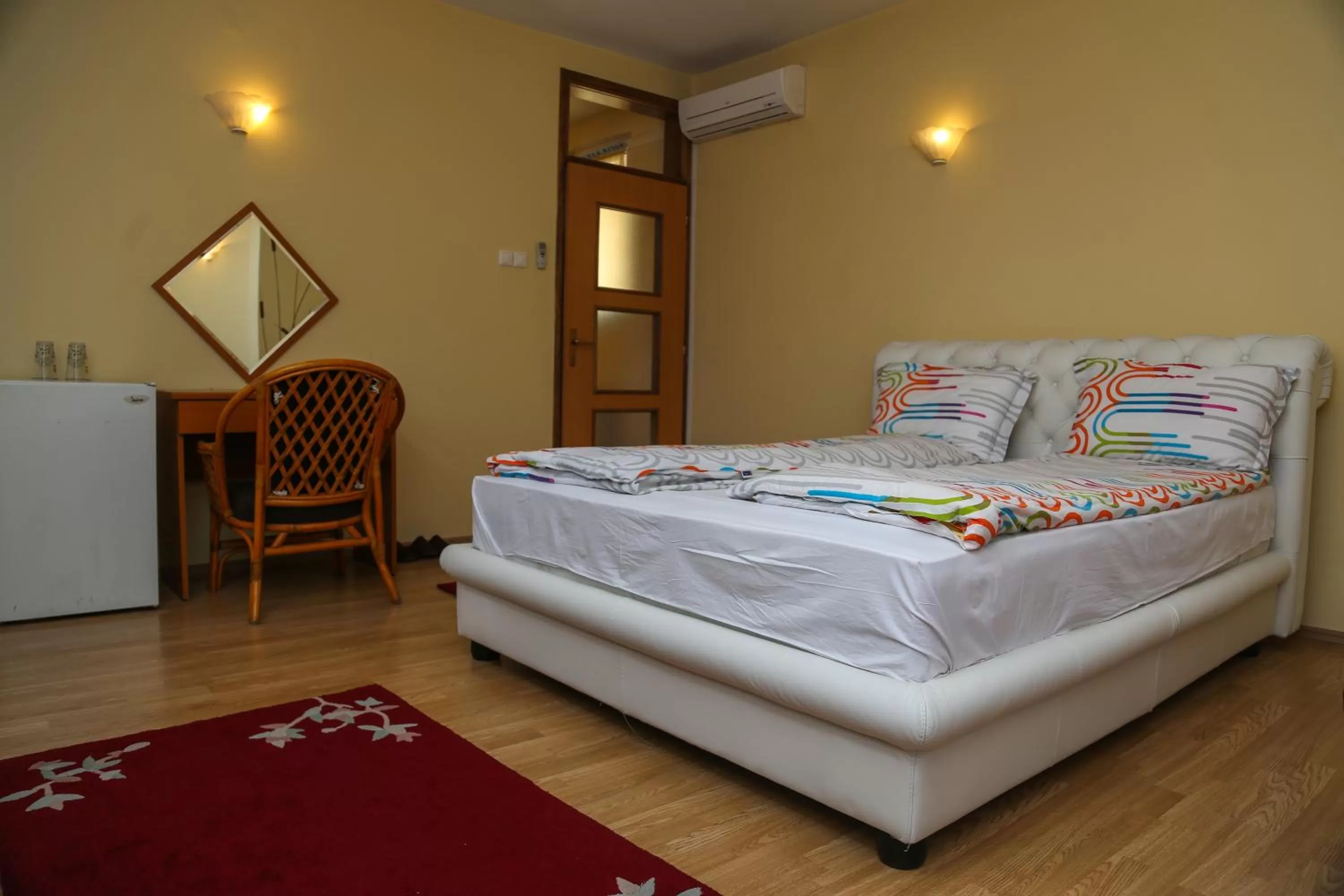 Photo of the whole room, Bed in Hotel Fontana