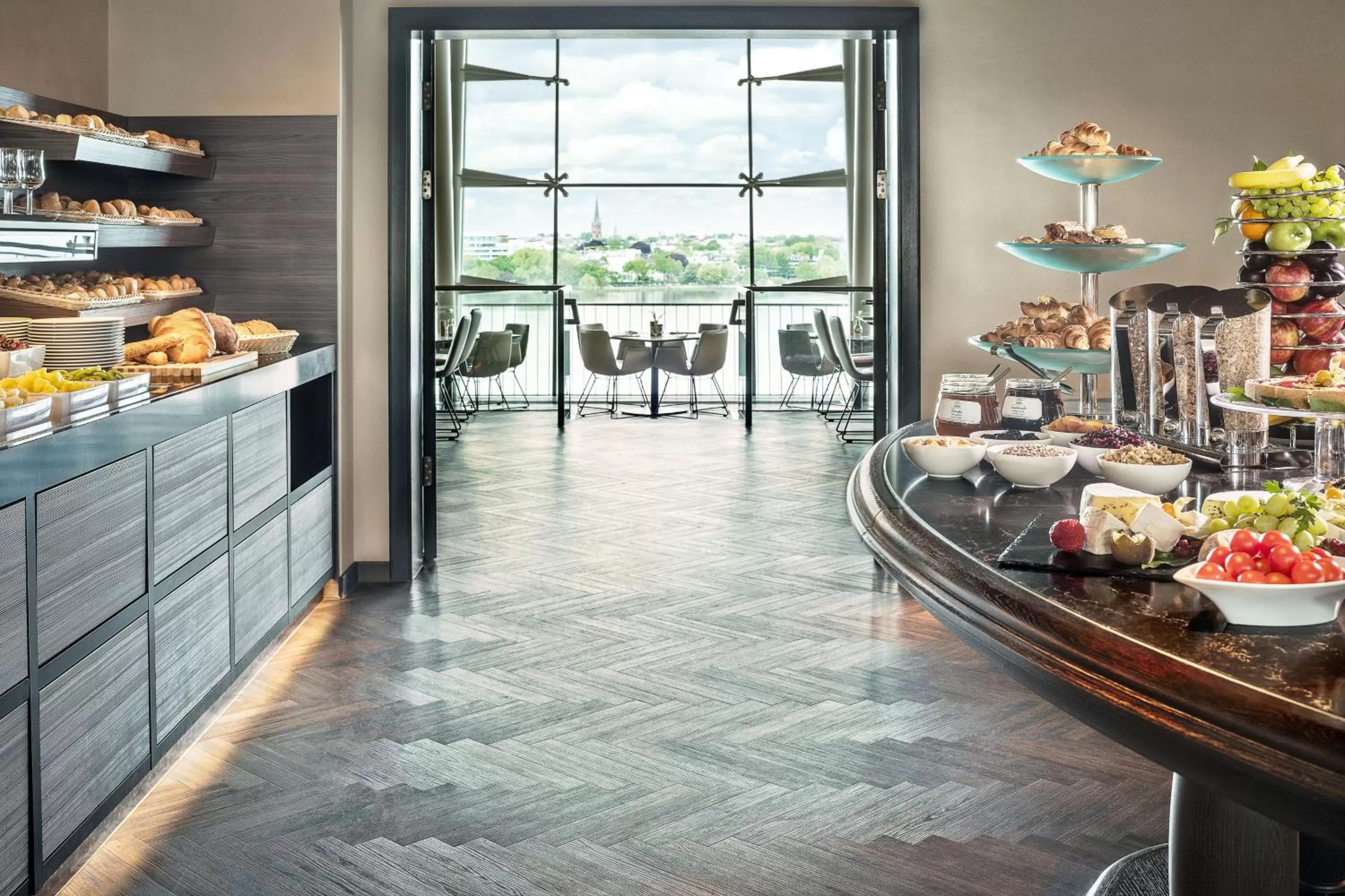 Breakfast in Le Méridien Hamburg