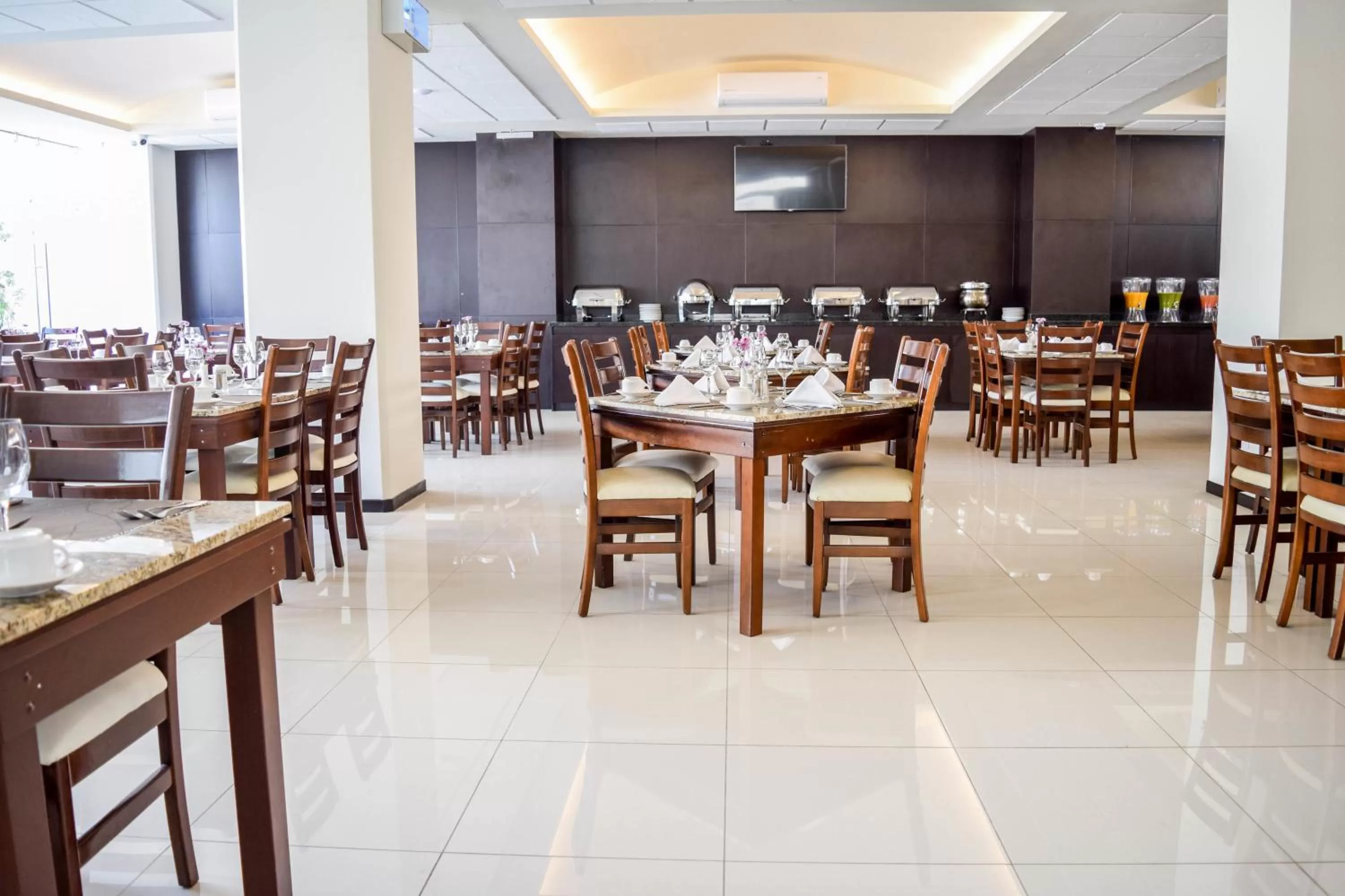 Restaurant/places to eat in Crown Victoria Hotel