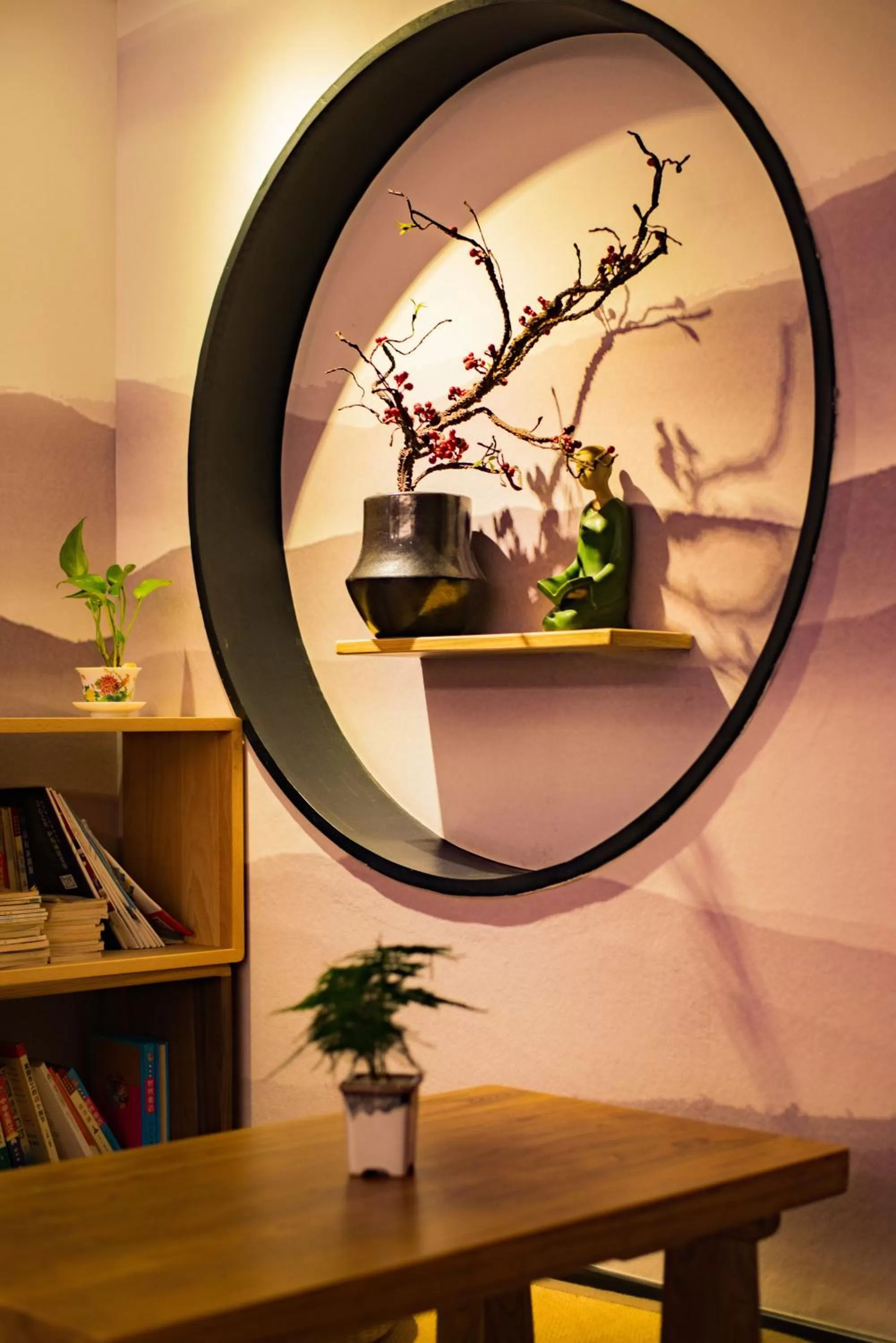 Communal lounge/ TV room in Li River Resort Villa Hotel