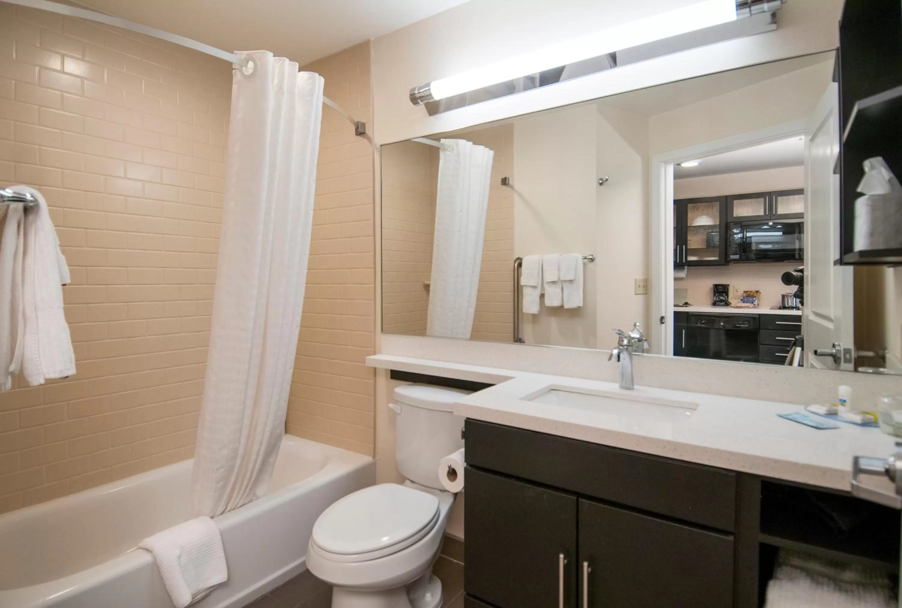 Bathroom in Candlewood Suites - Baton Rouge - College Drive by IHG
