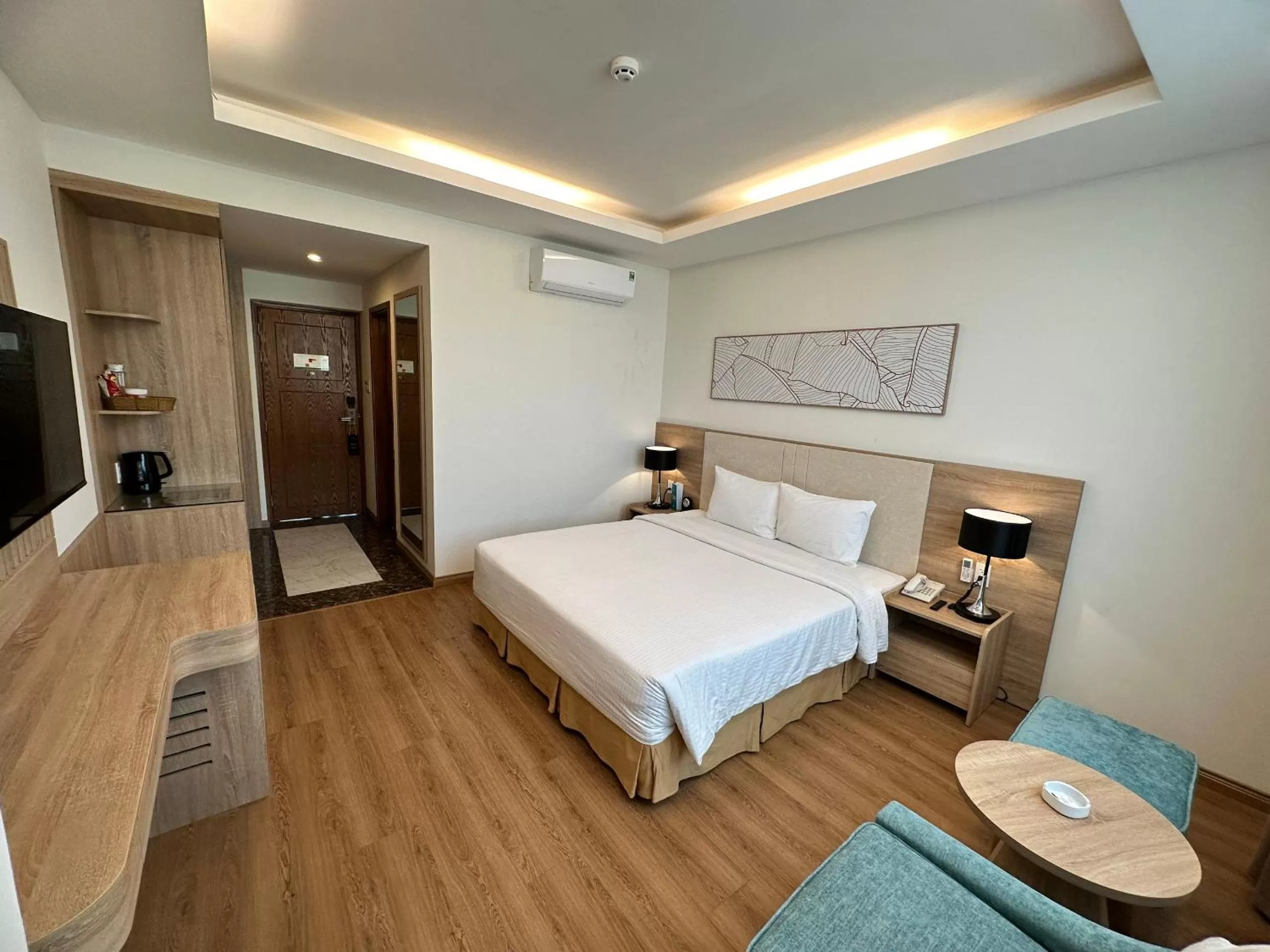 Photo of the whole room, Bed in Muong Thanh Holiday Vung Tau Hotel