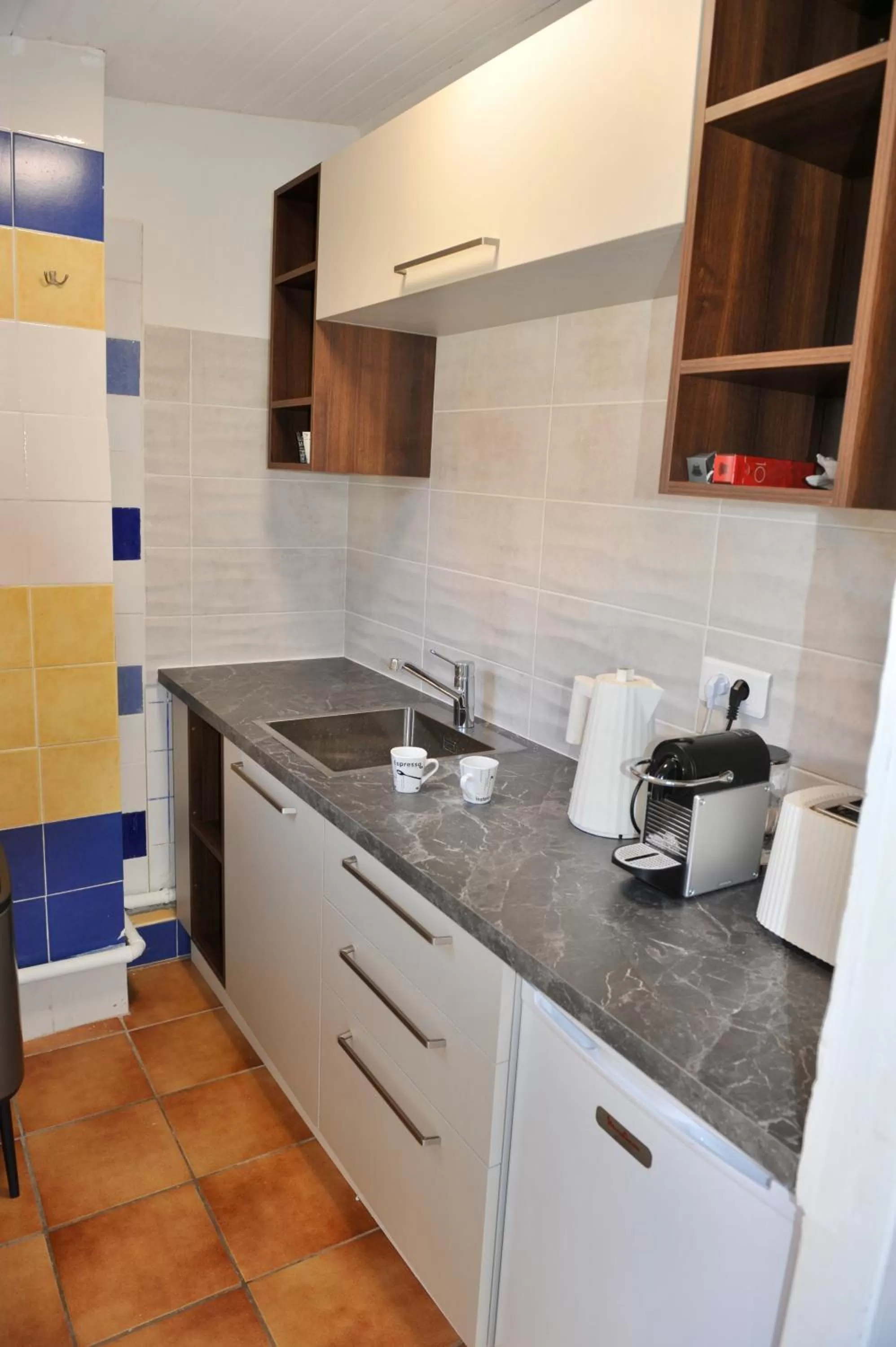 Kitchen or kitchenette in Loft Apartment , La Terrasse Centre Ville d'Arles,