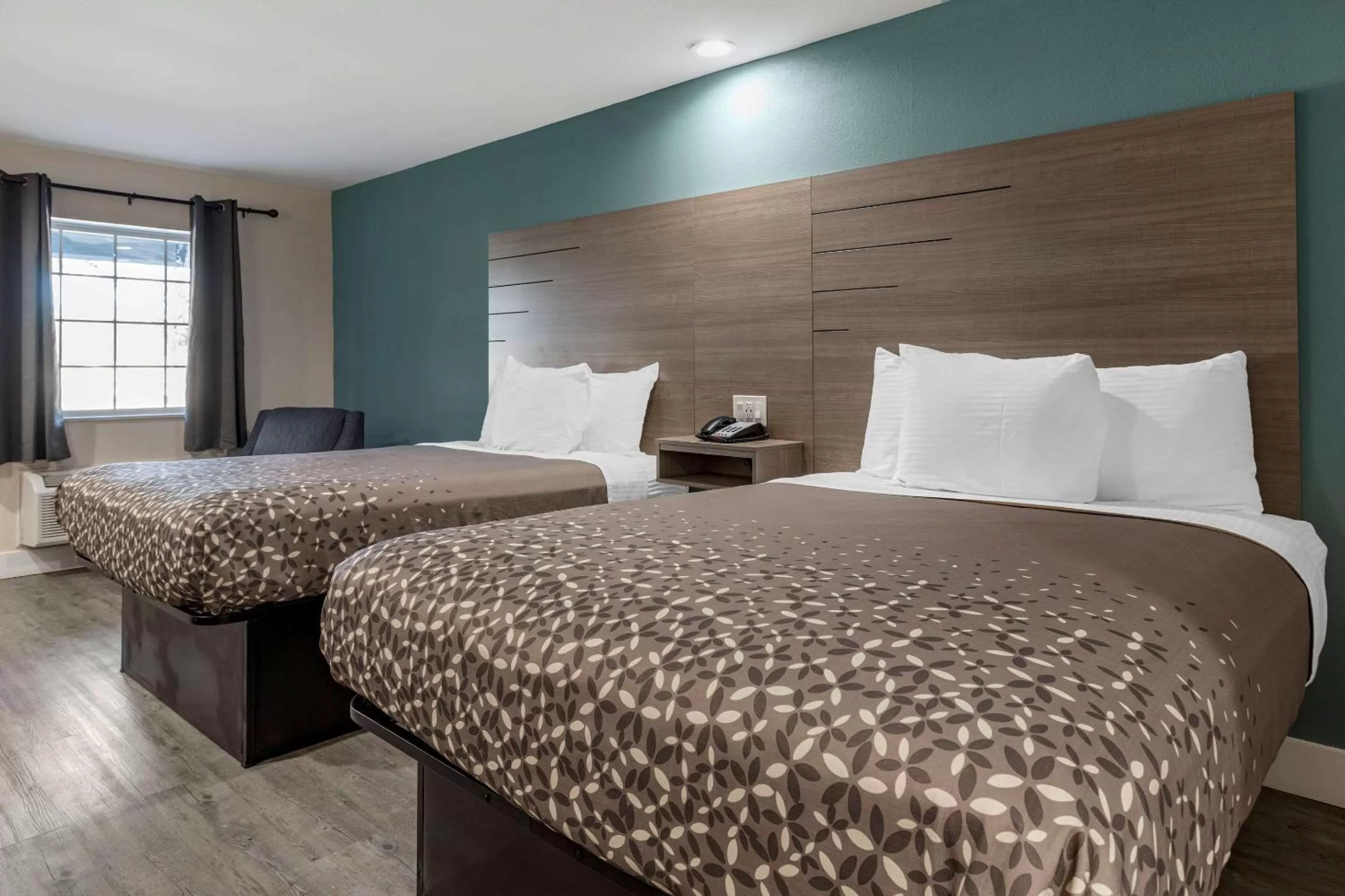 Photo of the whole room in Rodeway Inn