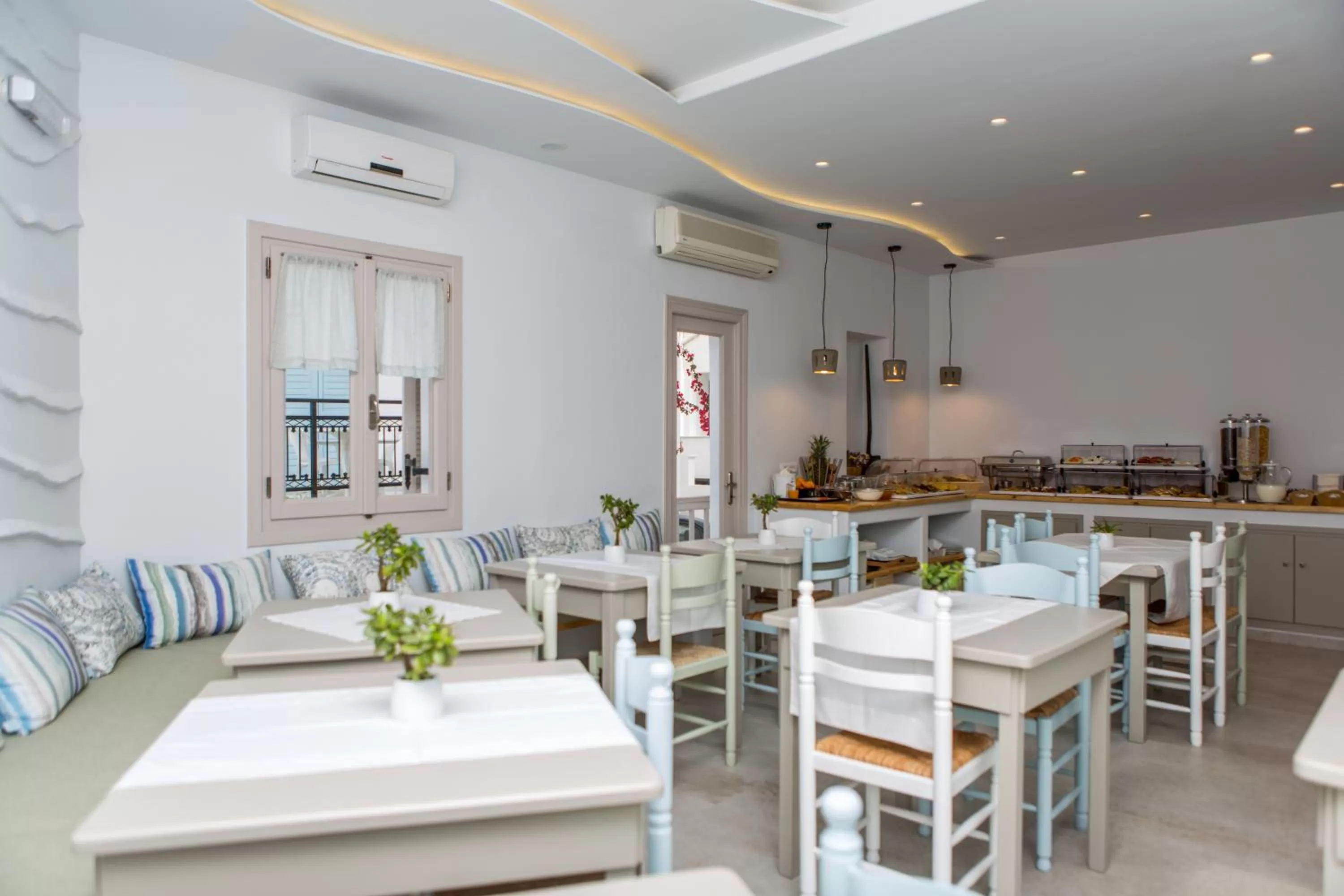 Restaurant/places to eat in Argo Boutique Hotel