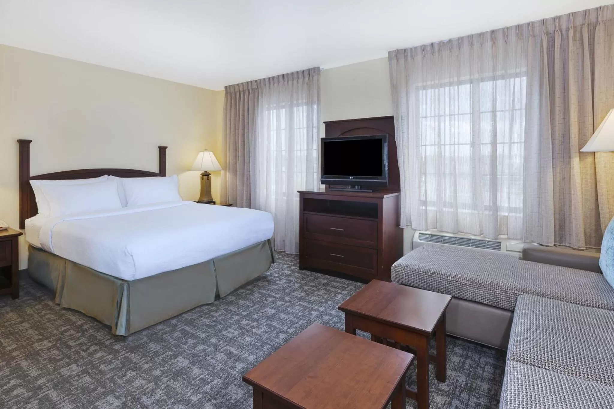 Bed in Staybridge Suites Lansing-Okemos by IHG