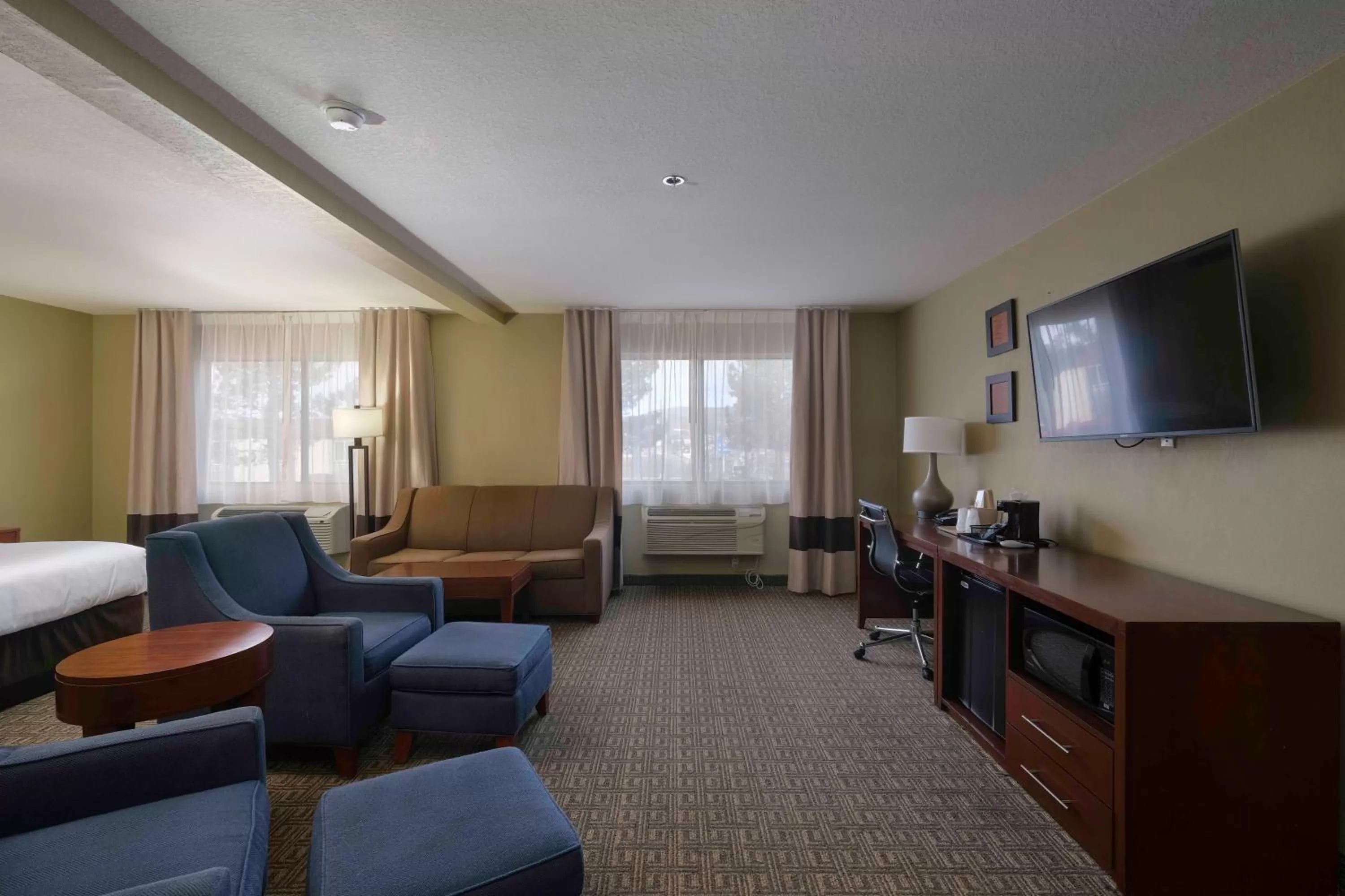 Bed in Comfort Inn Near Gila National Forest