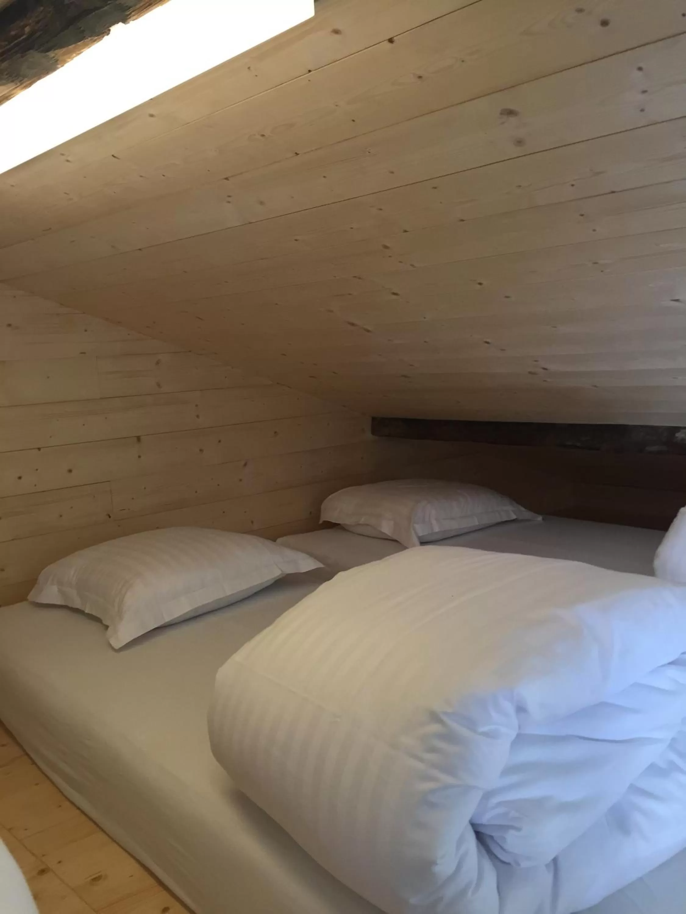 Restaurant/places to eat, Bed in Le Mayen de Colombire