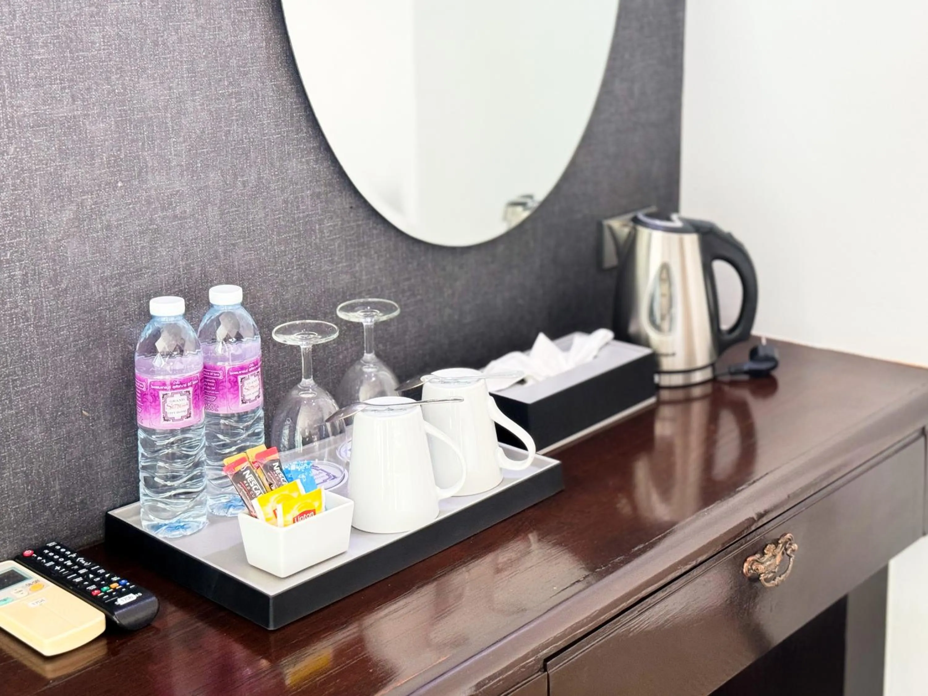 Coffee/tea facilities in Grand Supicha City Hotel