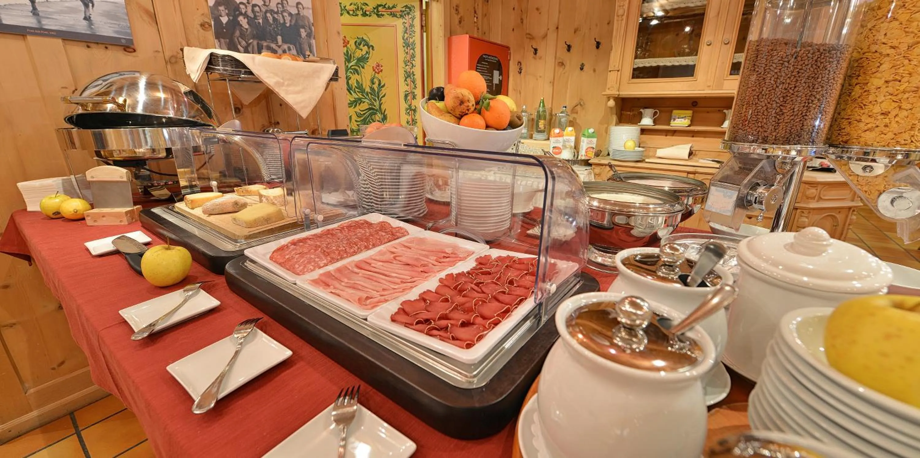 Buffet breakfast in Hotel Livigno