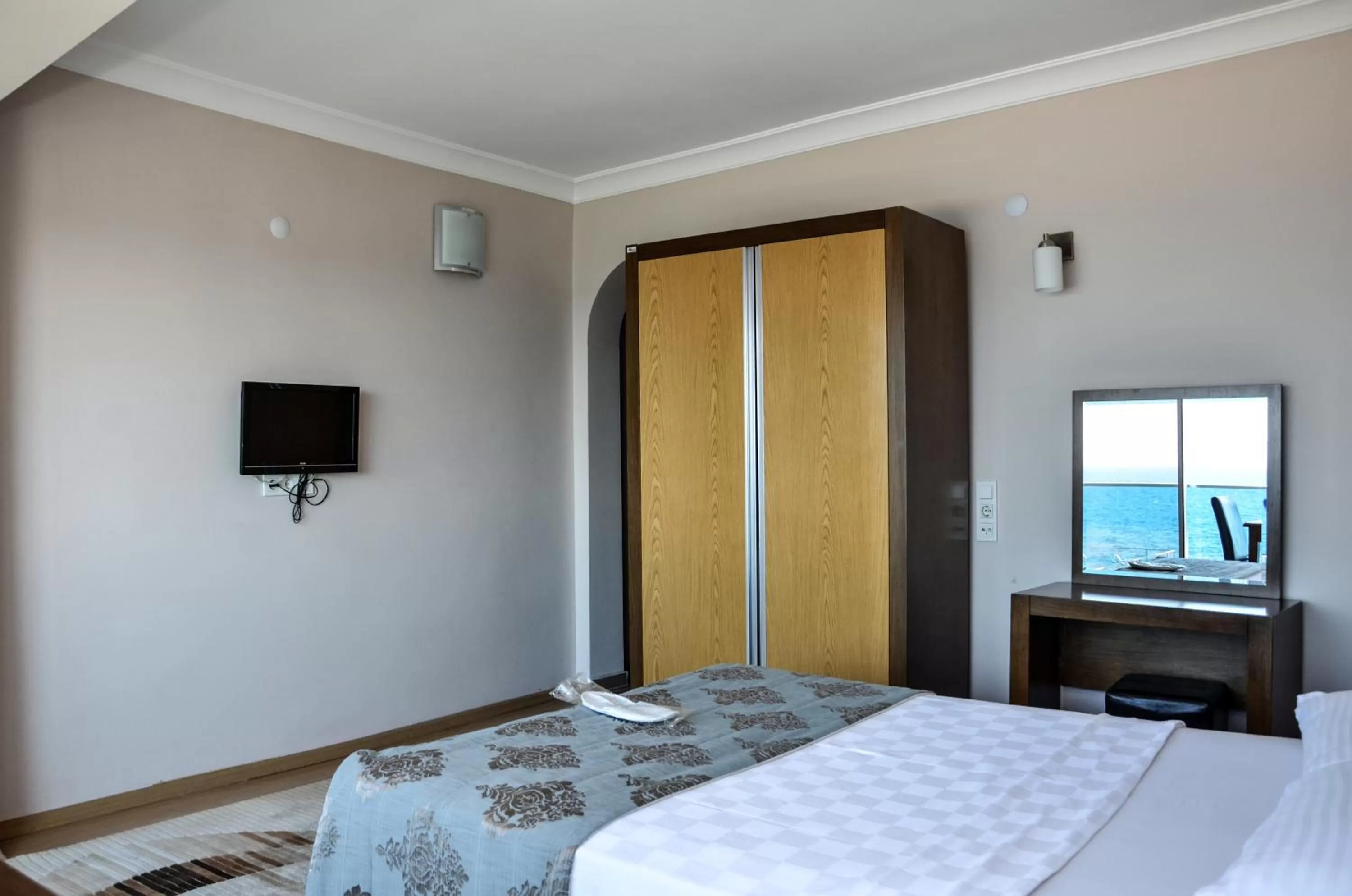 Photo of the whole room, Bed in Perla Hotel