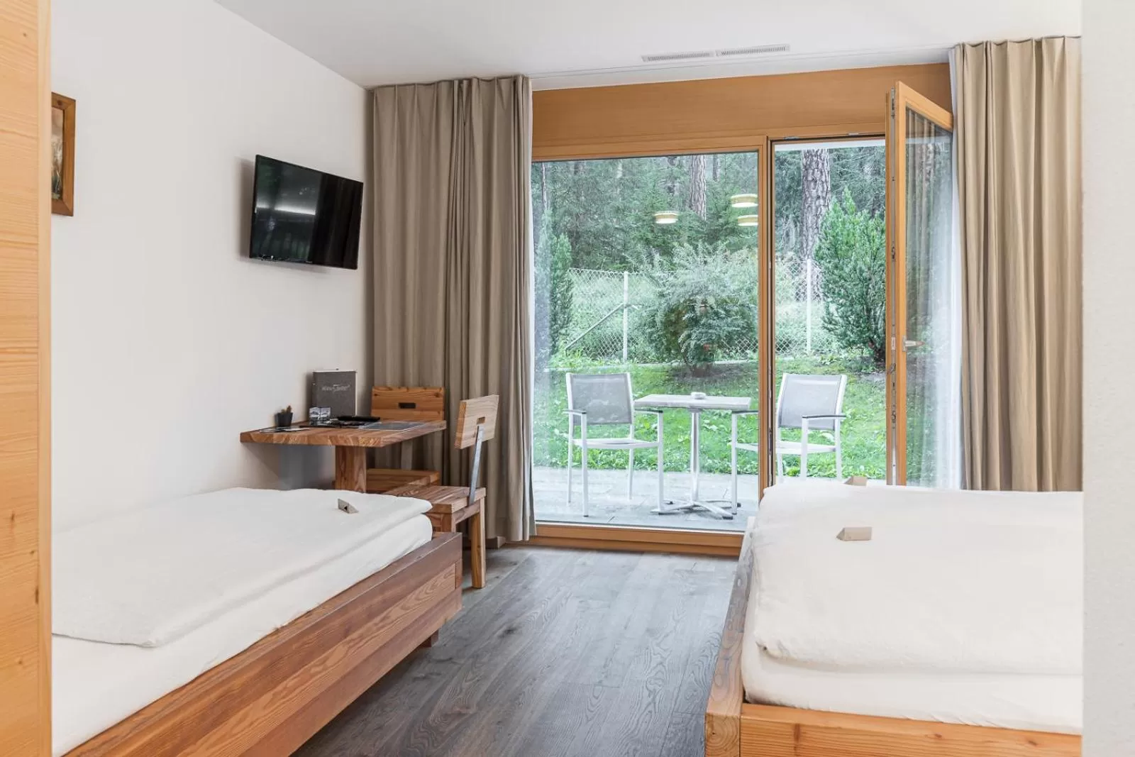 Balcony/Terrace, Bed in Hotel Sarain Active Mountain Resort