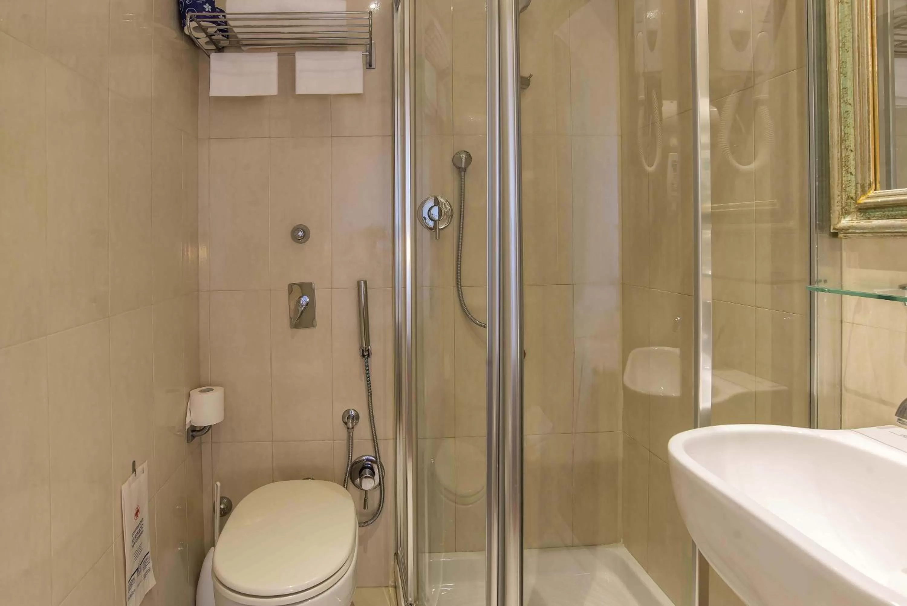 Bathroom in Hotel Machiavelli Palace