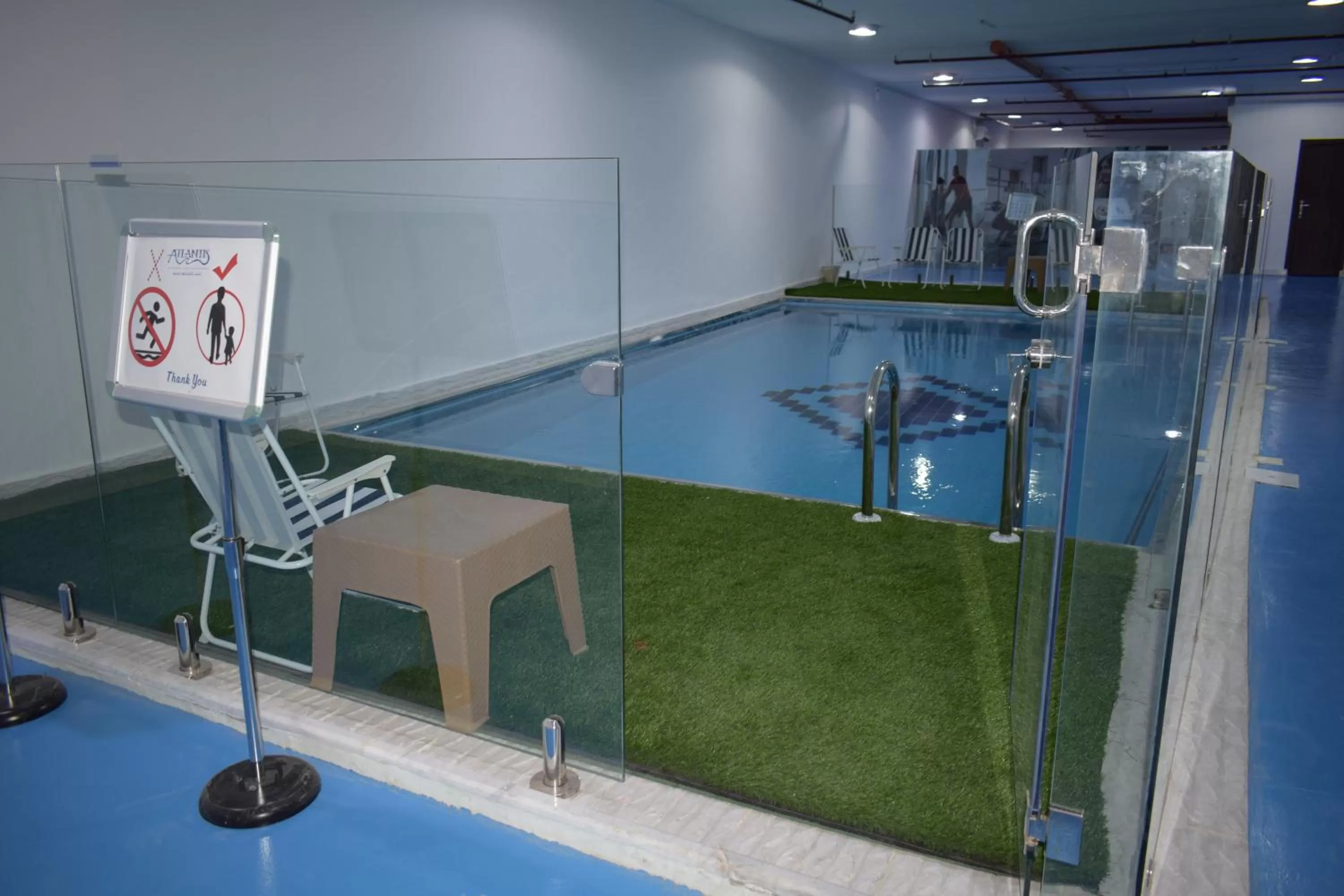 Swimming Pool in Atlantis Suites Hotel