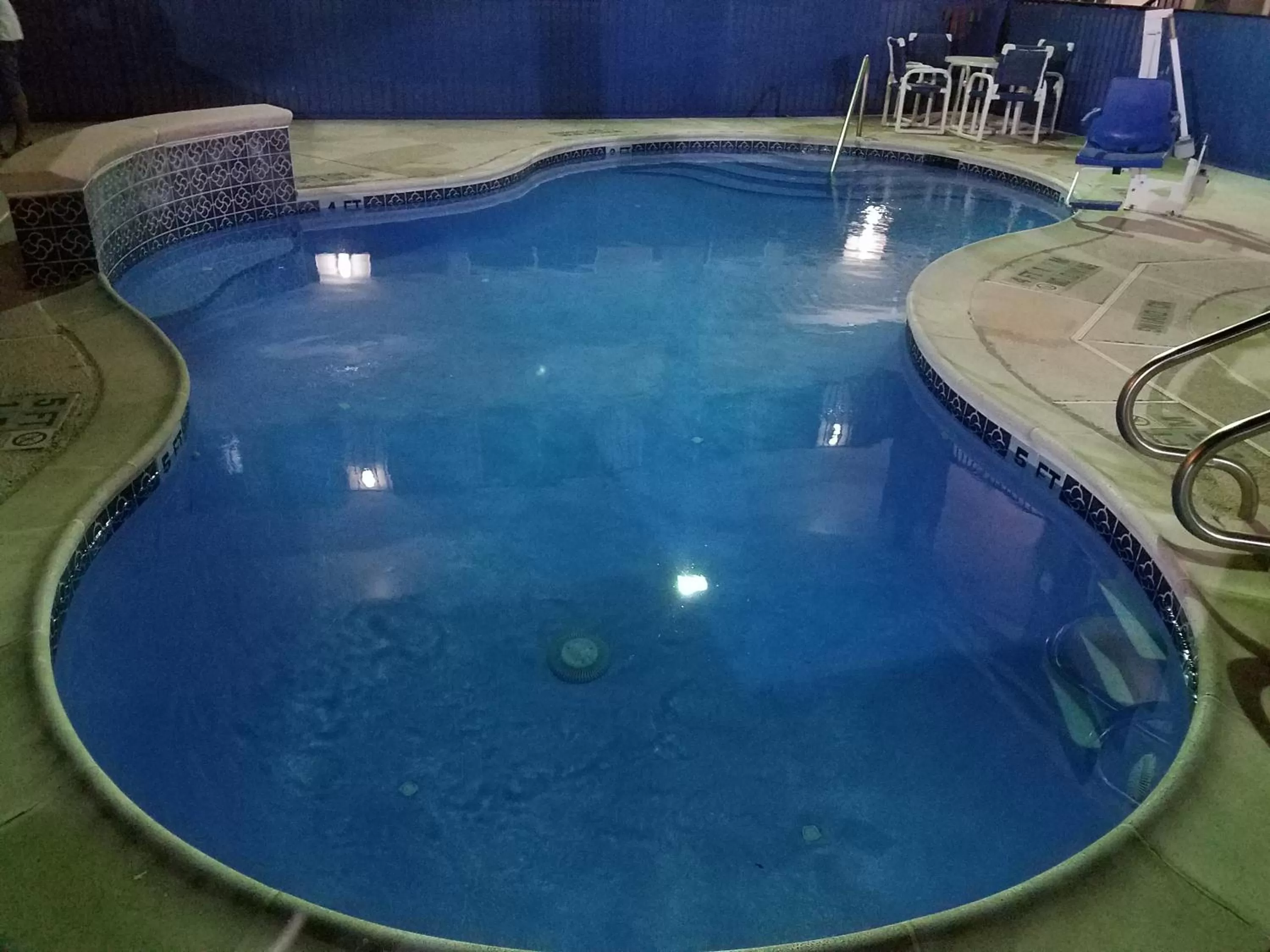 Swimming pool in Texas Inn Downtown McAllen