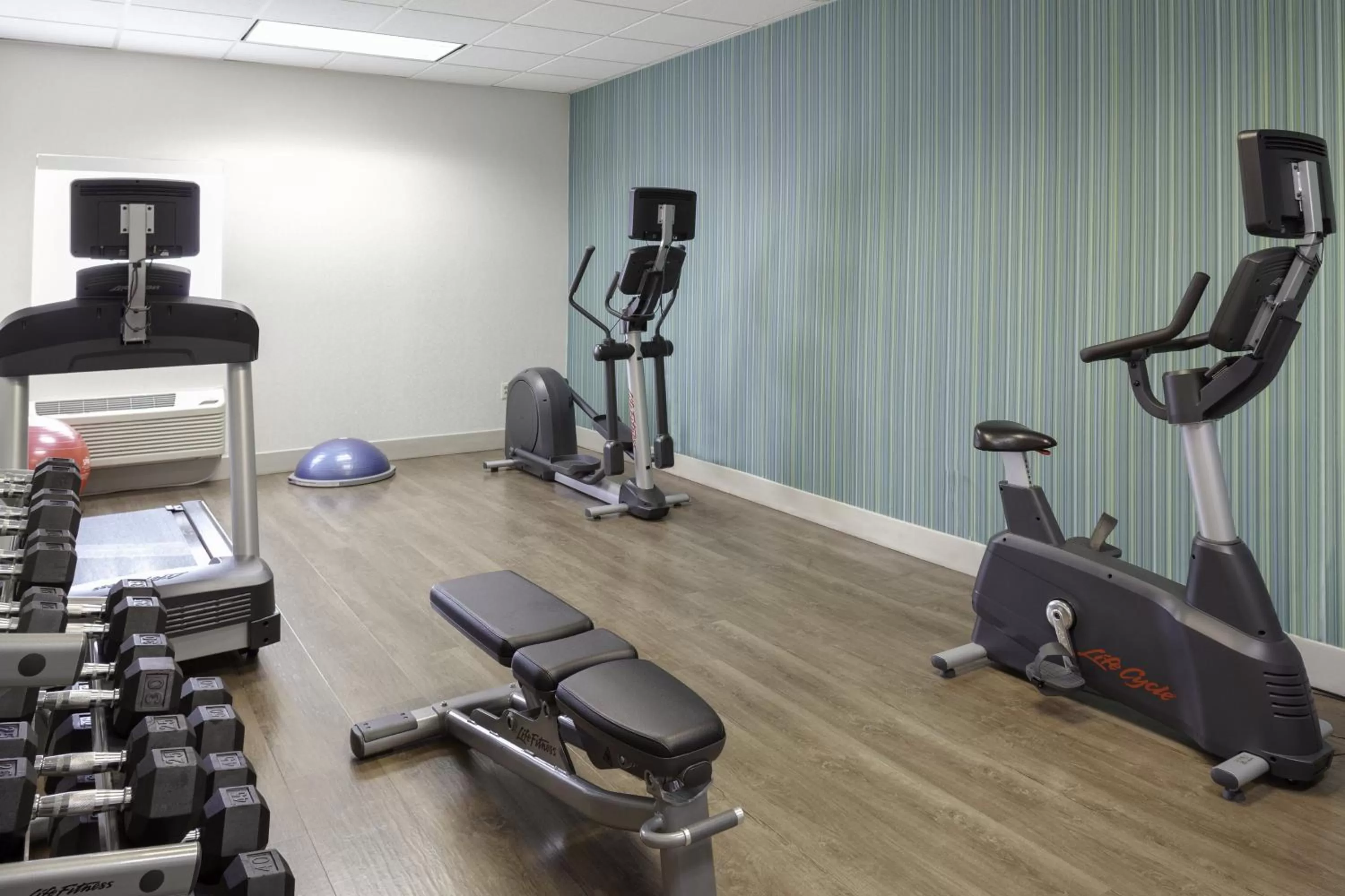 Fitness centre/facilities in Holiday Inn Express Myrtle Beach-Broadway at the Beach by IHG