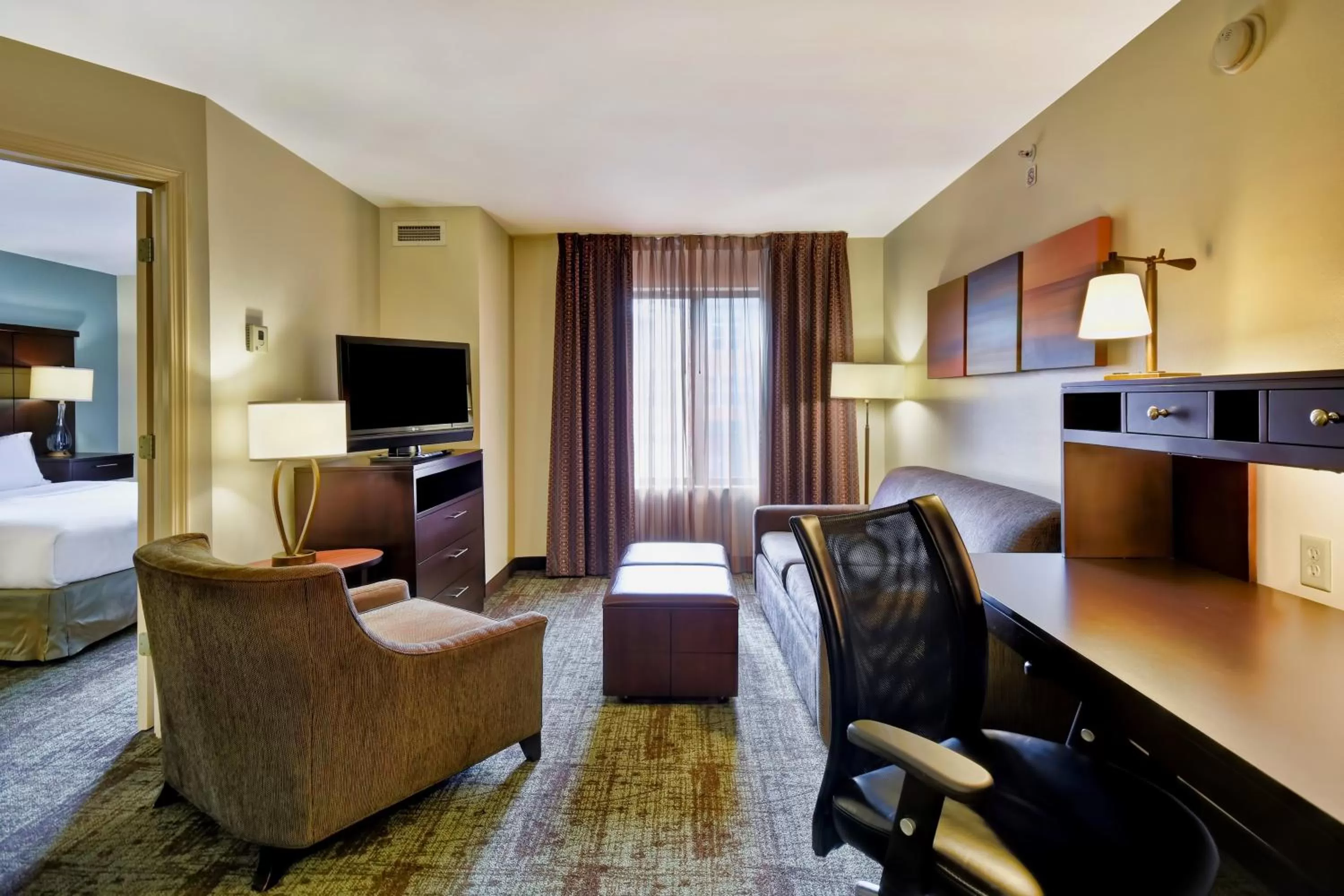 Photo of the whole room, Bed in Staybridge Suites Middleton/Madison-West by IHG