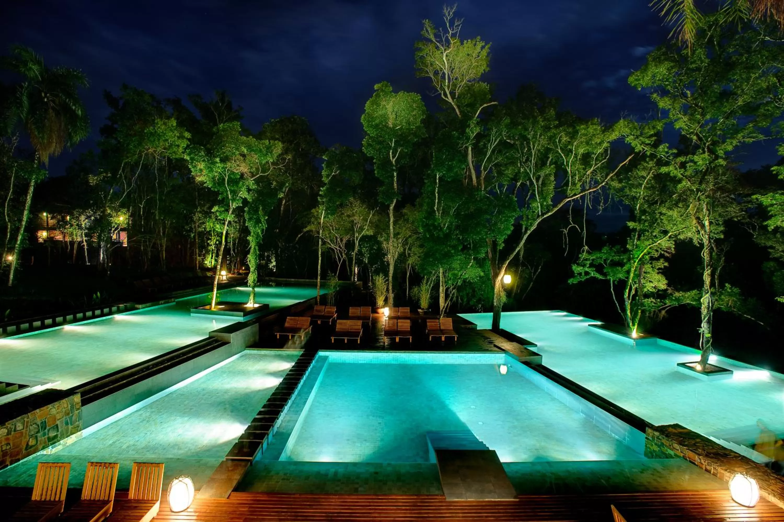 Swimming pool in Loi Suites Iguazu Hotel
