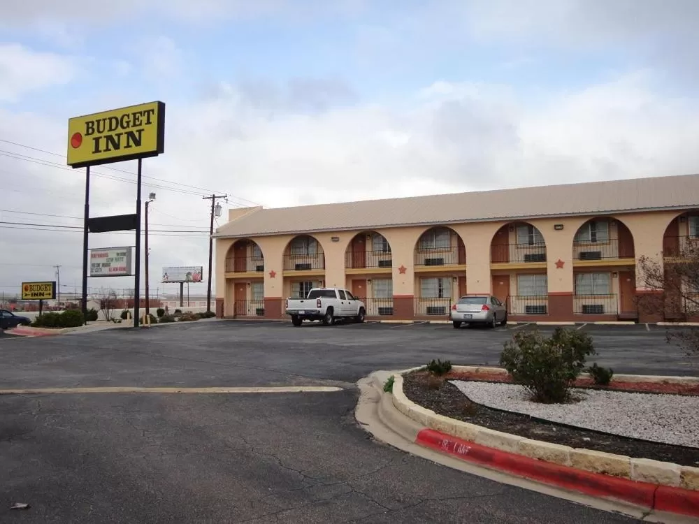 Property Building in Budget Inn Temple