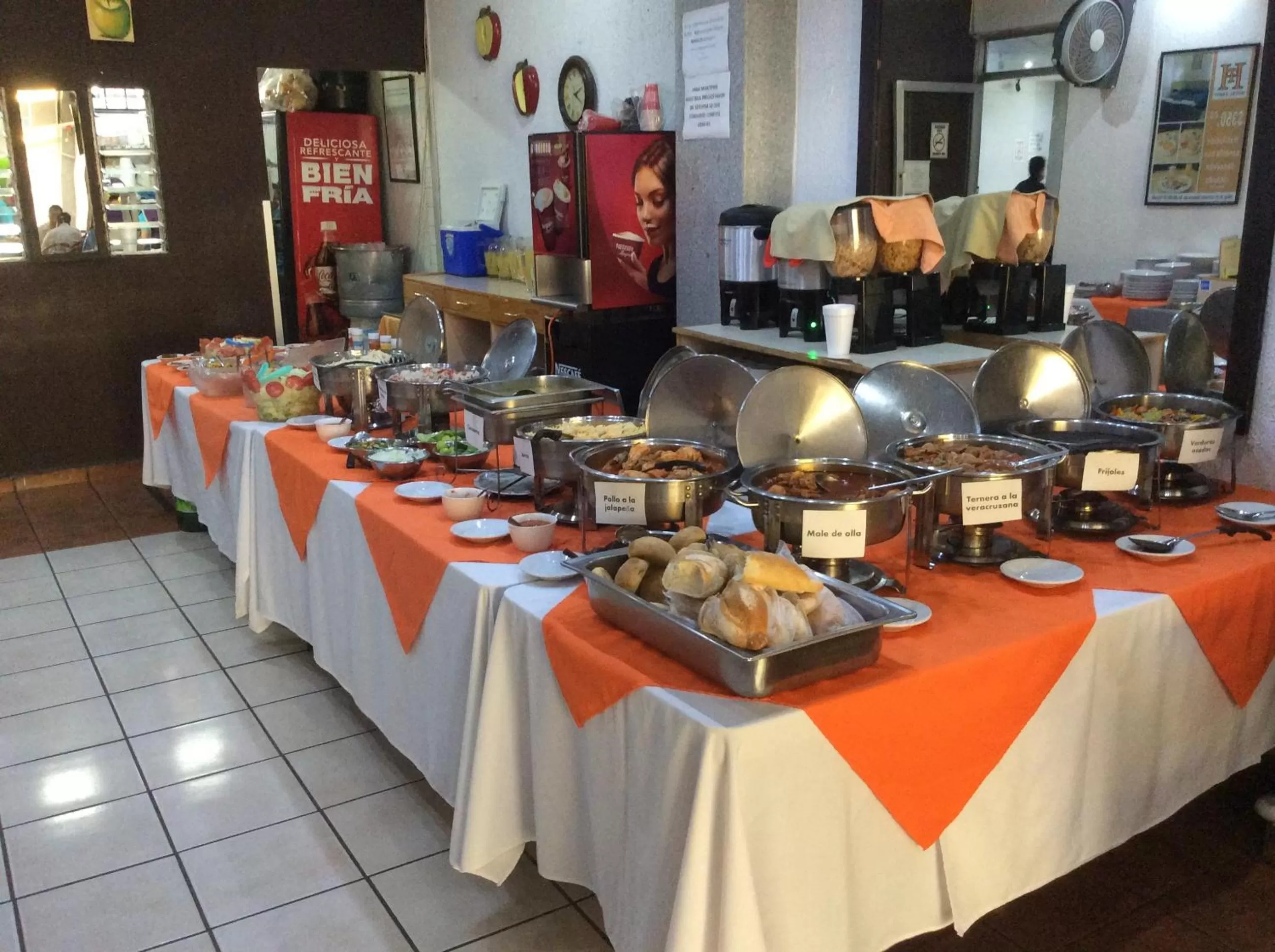 Restaurant/places to eat in Hotel Trevi