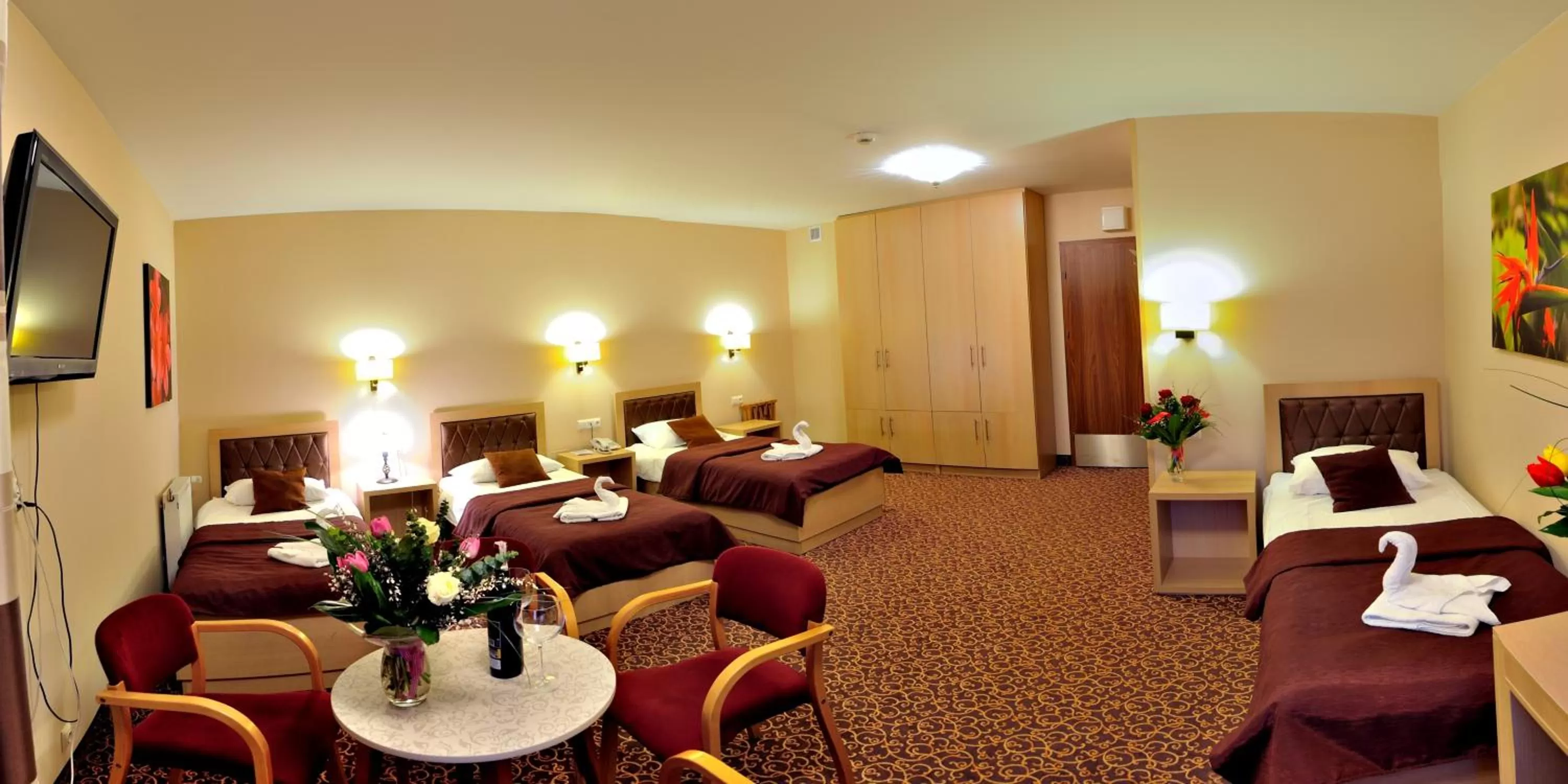 Photo of the whole room in Hotel Partner