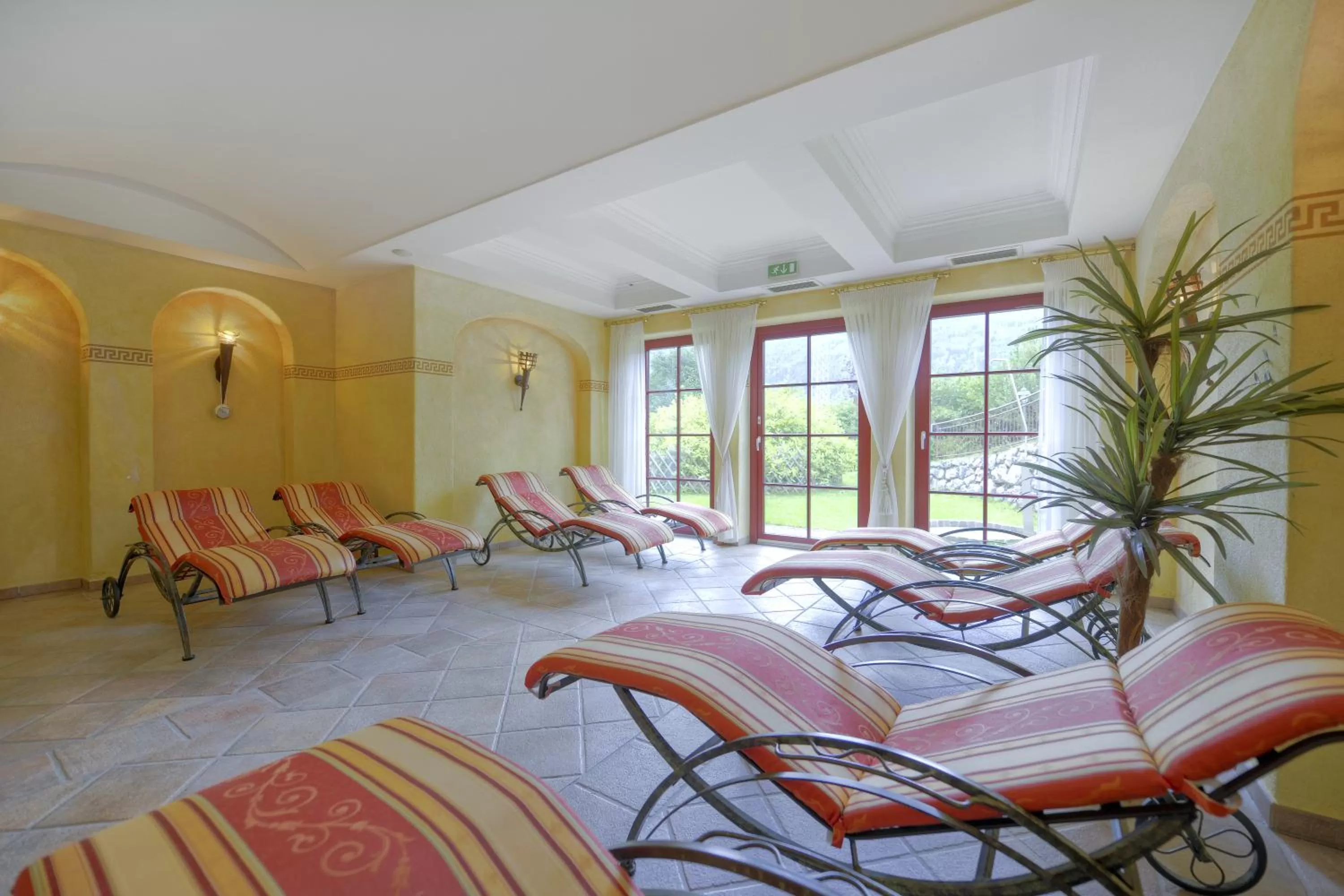 Spa and wellness centre/facilities in Hotel Zum Jungen Römer