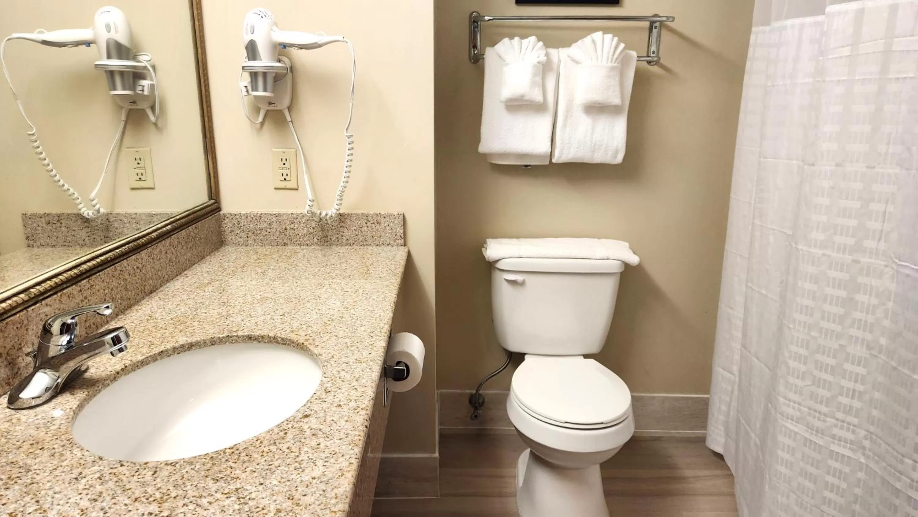 Bathroom in Comfort Inn & Suites Mount Pocono