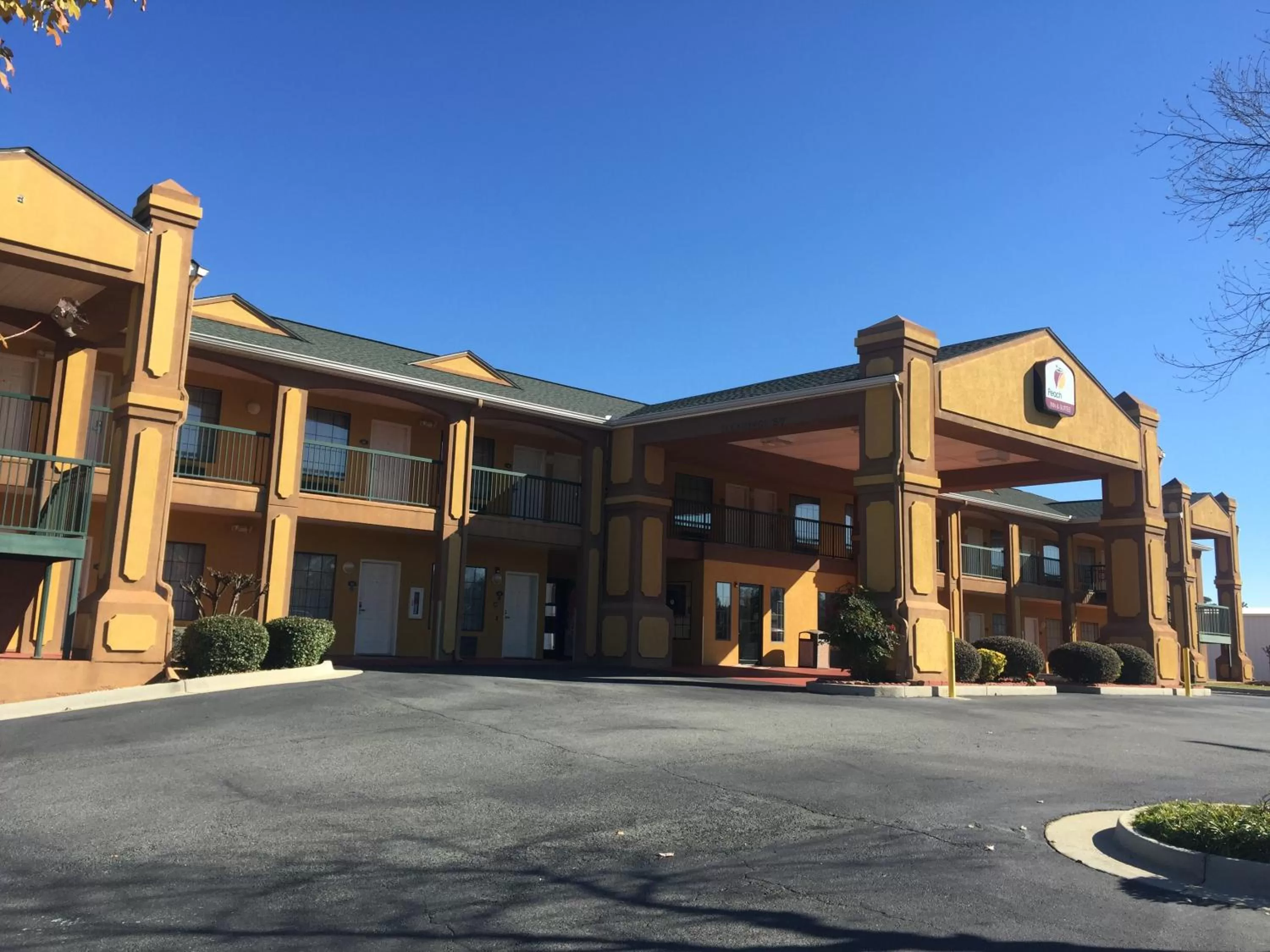 Property building in Peach State Inn & Suites