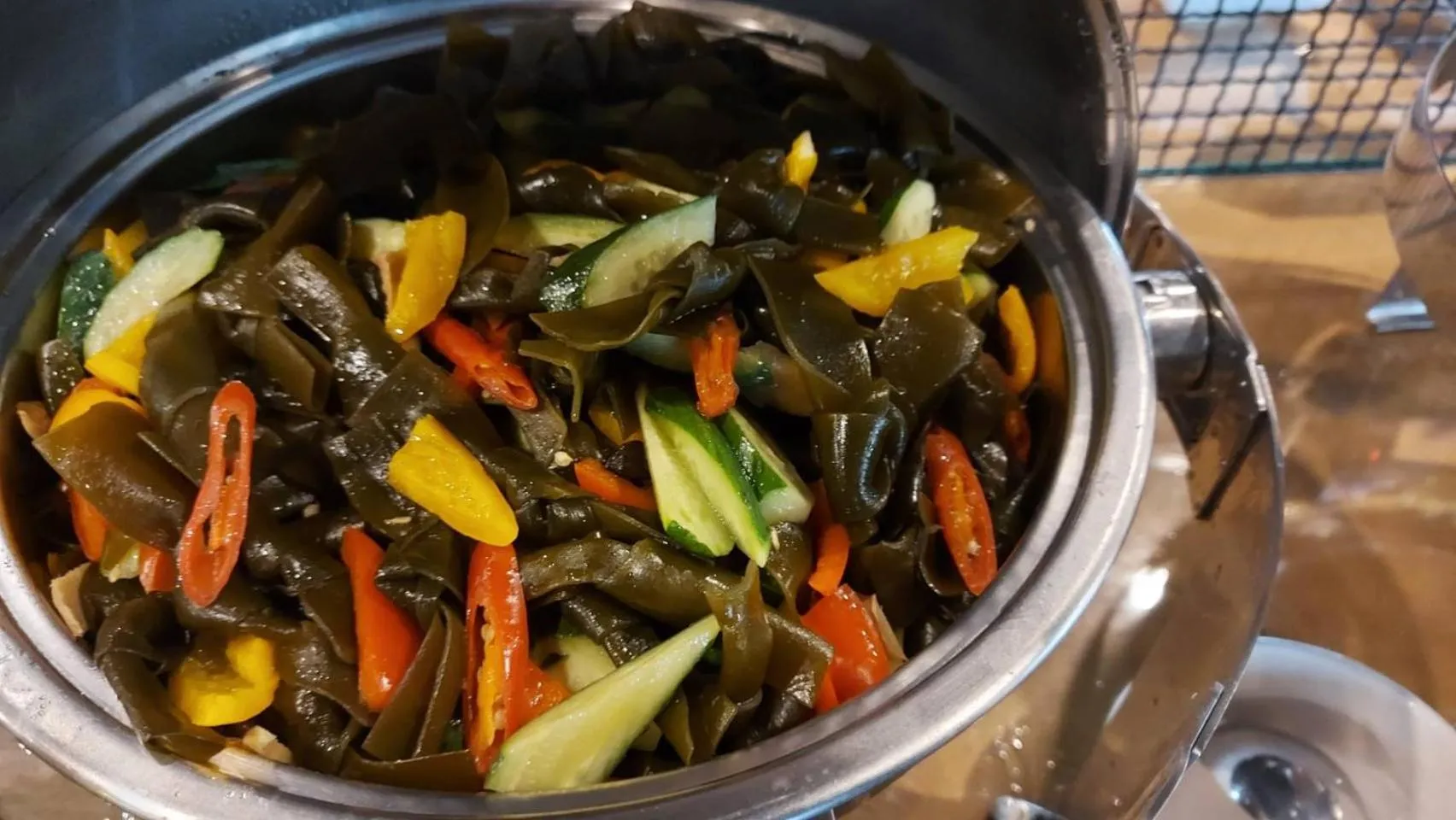 Restaurant/places to eat in Good Night Hotel