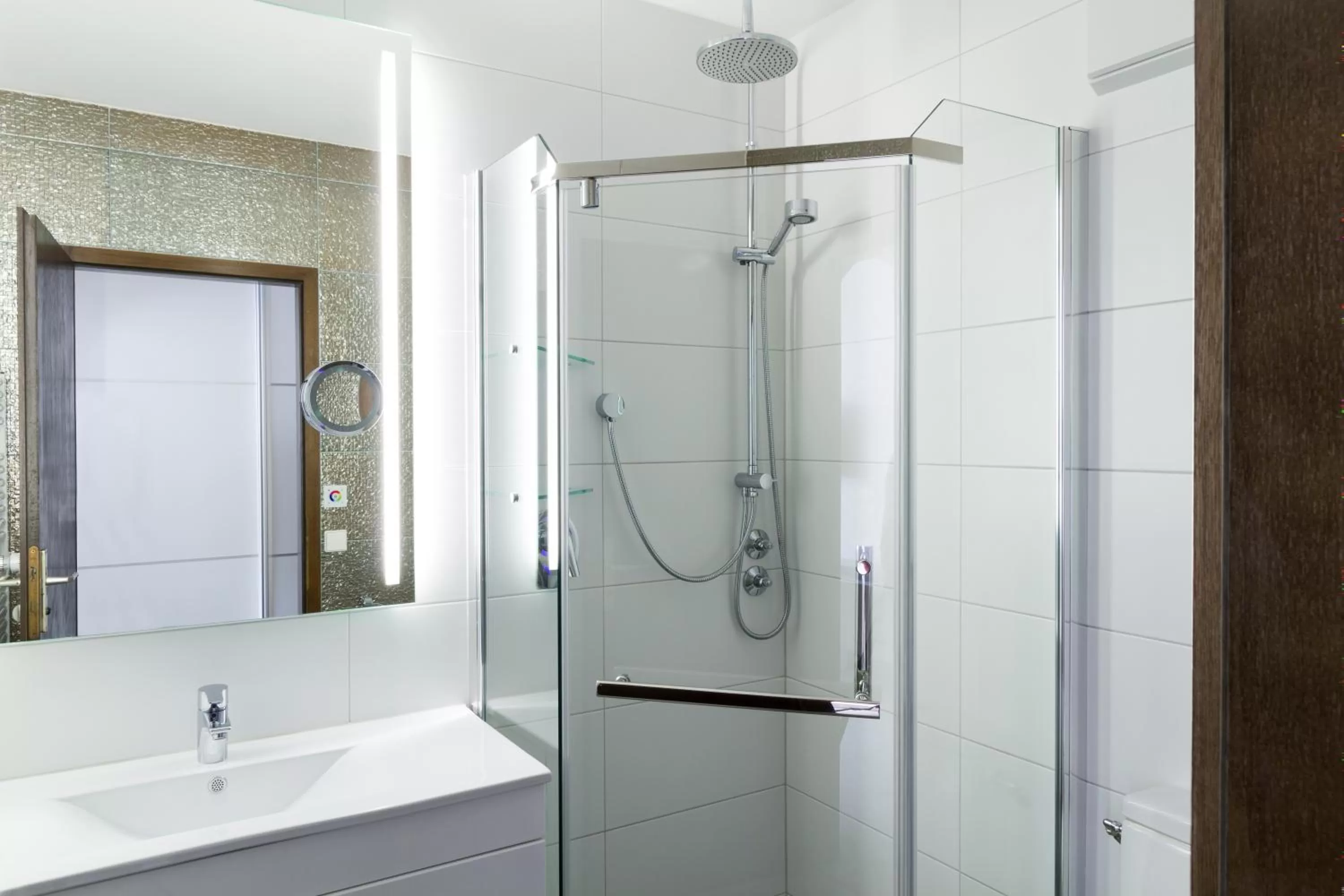 Bathroom in Hotel Hellers Twenty Four I -24h-Check-In-