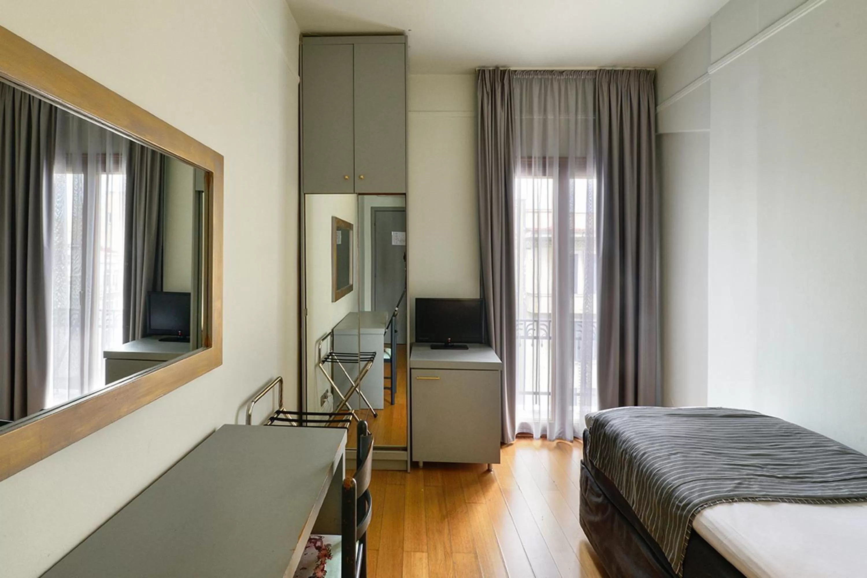 Bed in Le Palace Hotel