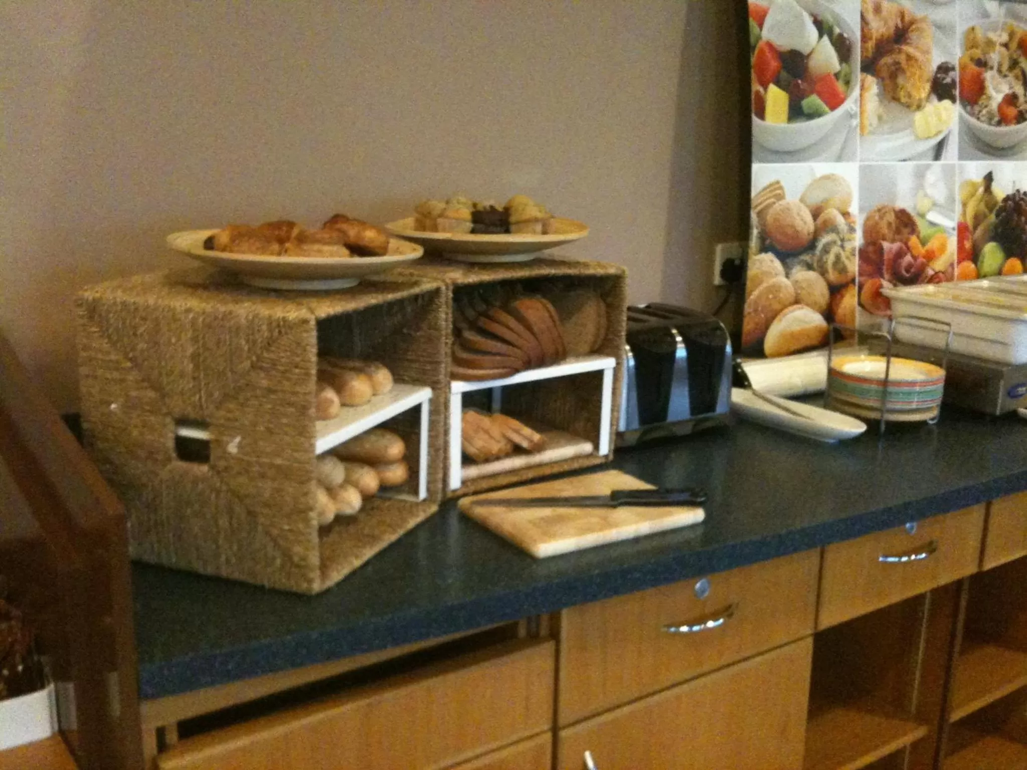 Restaurant/places to eat in ibis Lincoln