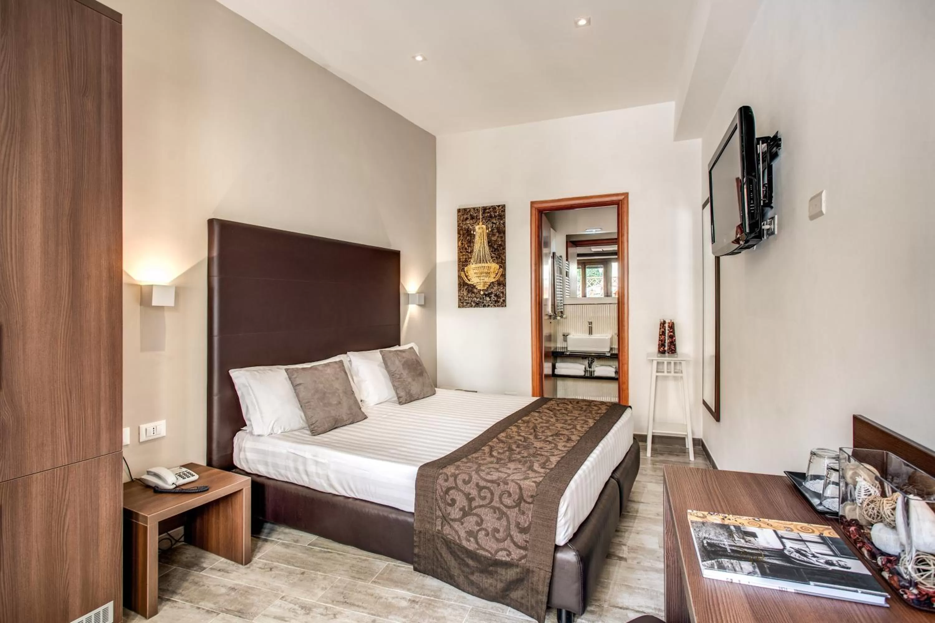 Photo of the whole room, Bed in Rome Garden Hotel