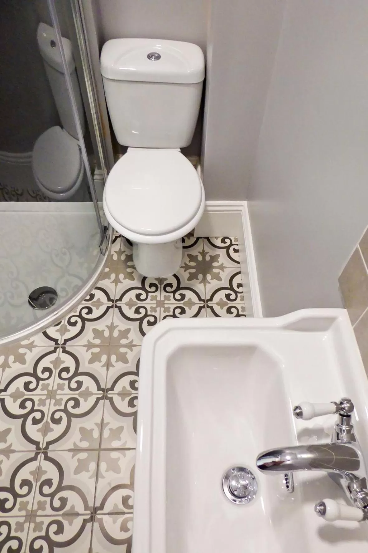 Bathroom in Rosalind House