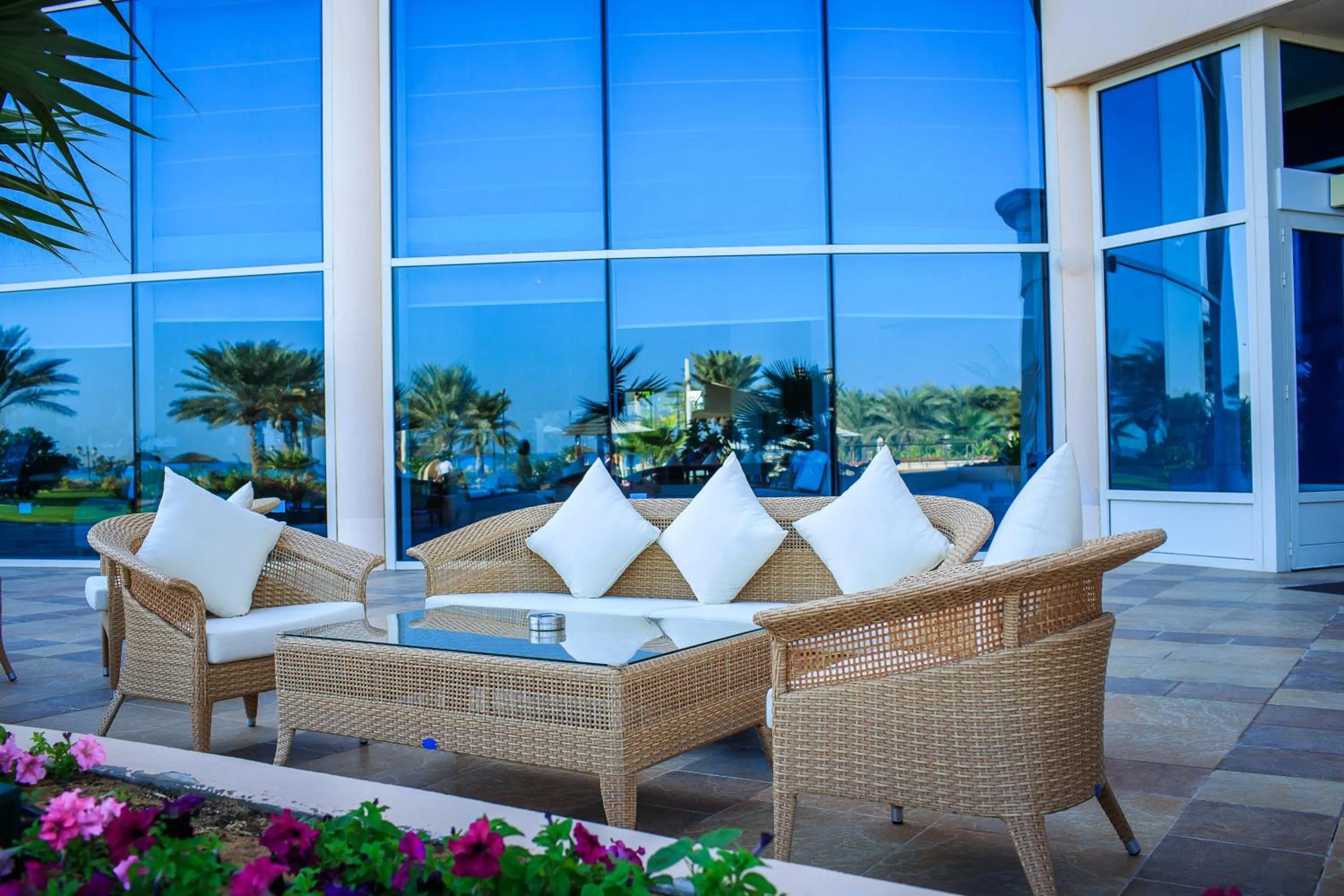 Area and facilities in Danat Jebel Dhanna Resort