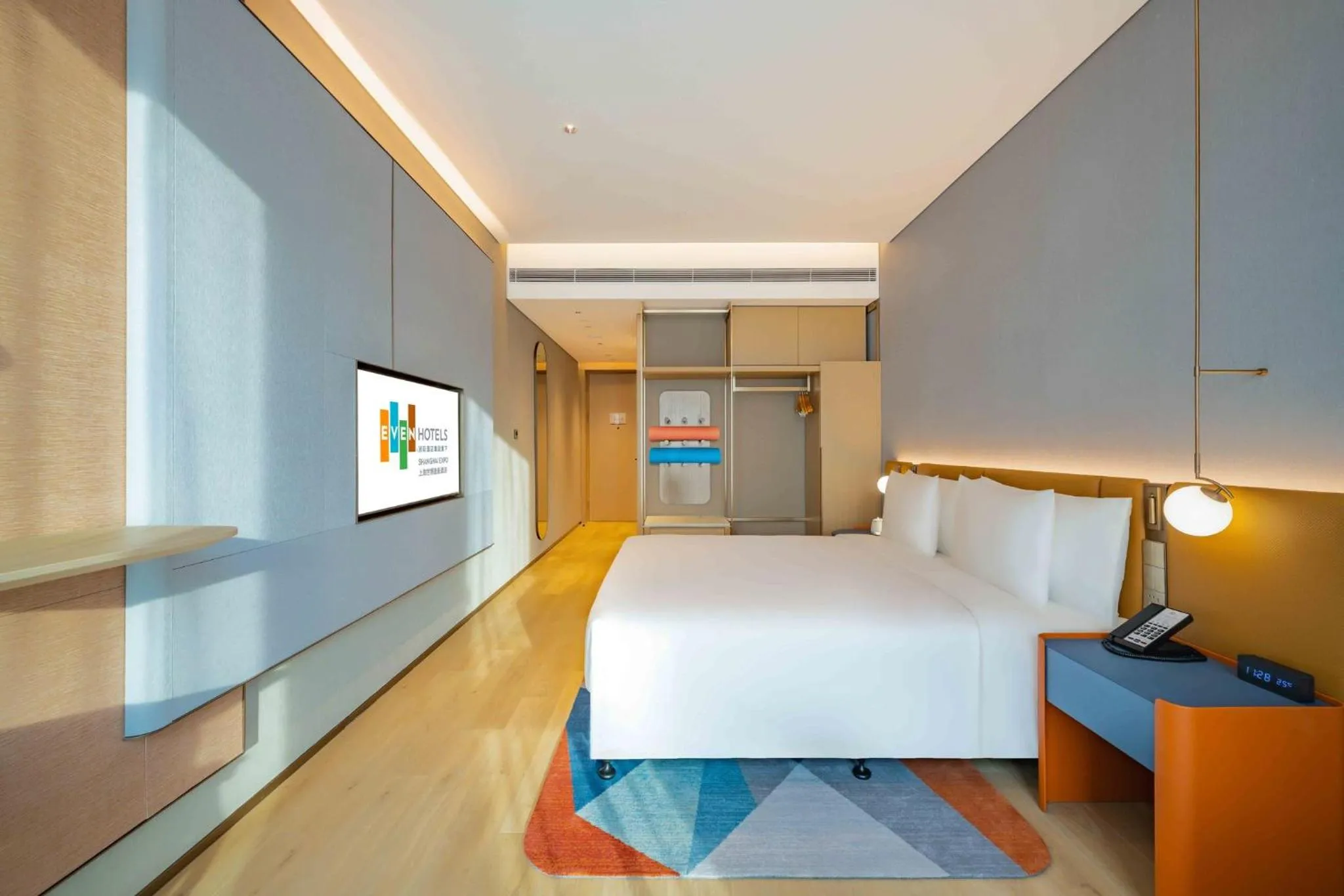Photo of the whole room, Bed in EVEN Hotels Shanghai Expo by IHG