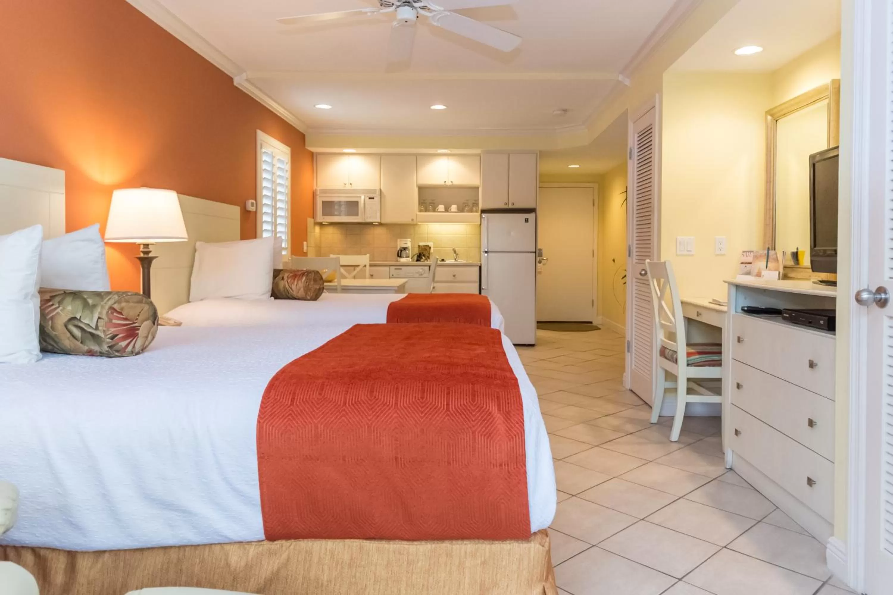 Bedroom, Bed in Inn at the Beach-Venice FLORIDA
