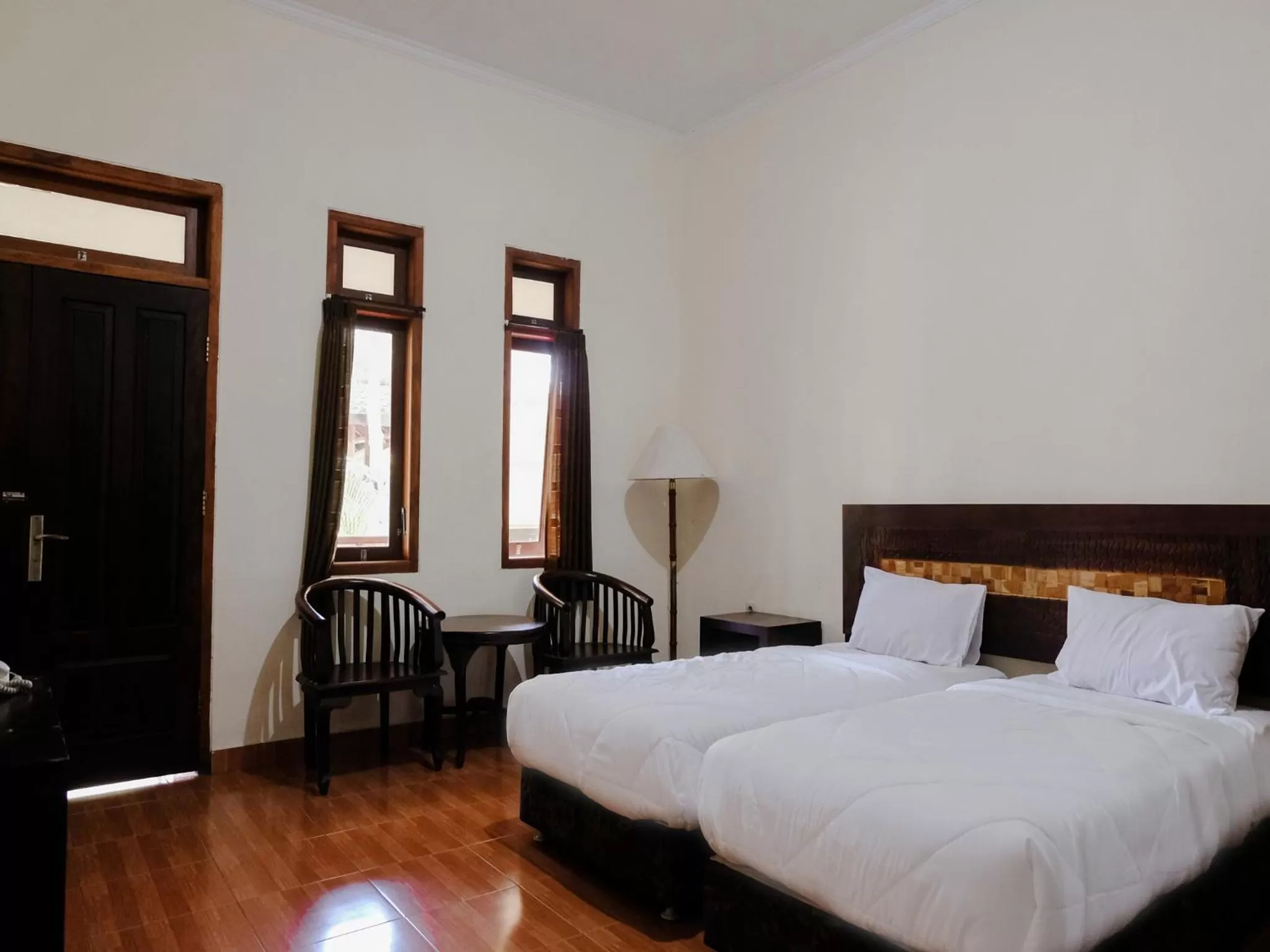 Bedroom, Bed in Hotel Mahkota Plengkung by ecommerceloka