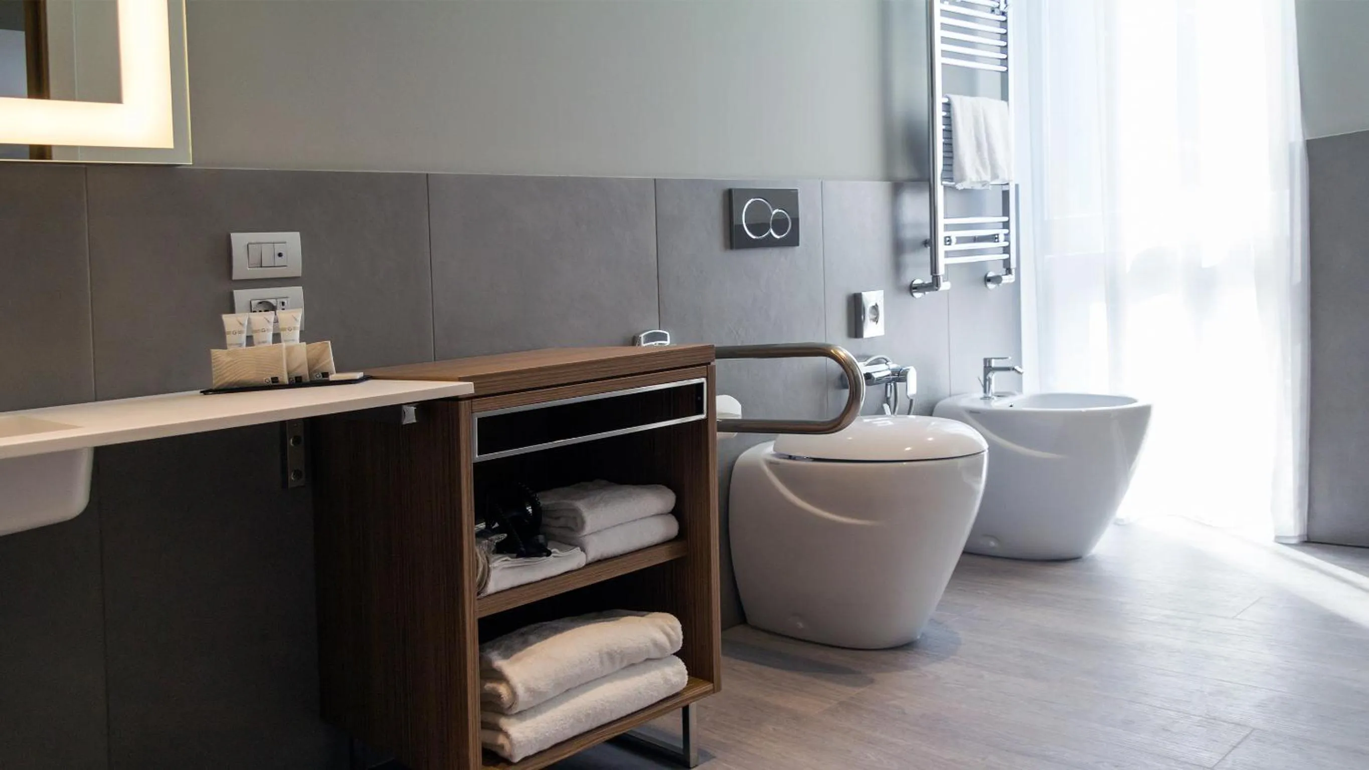 Toilet in G Hotel Pescara