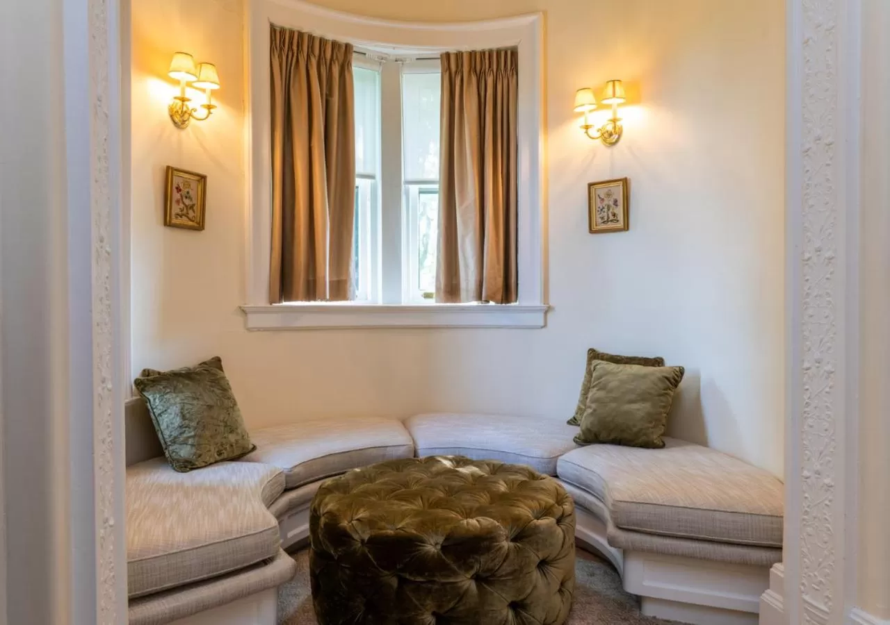 Seating area, Bed in Castle Hotel & Spa